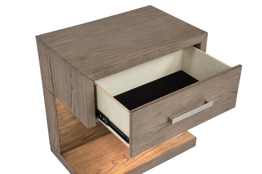 Juego de dormitorio Kenora Barley Brown de 4 piezas tamaño King del este