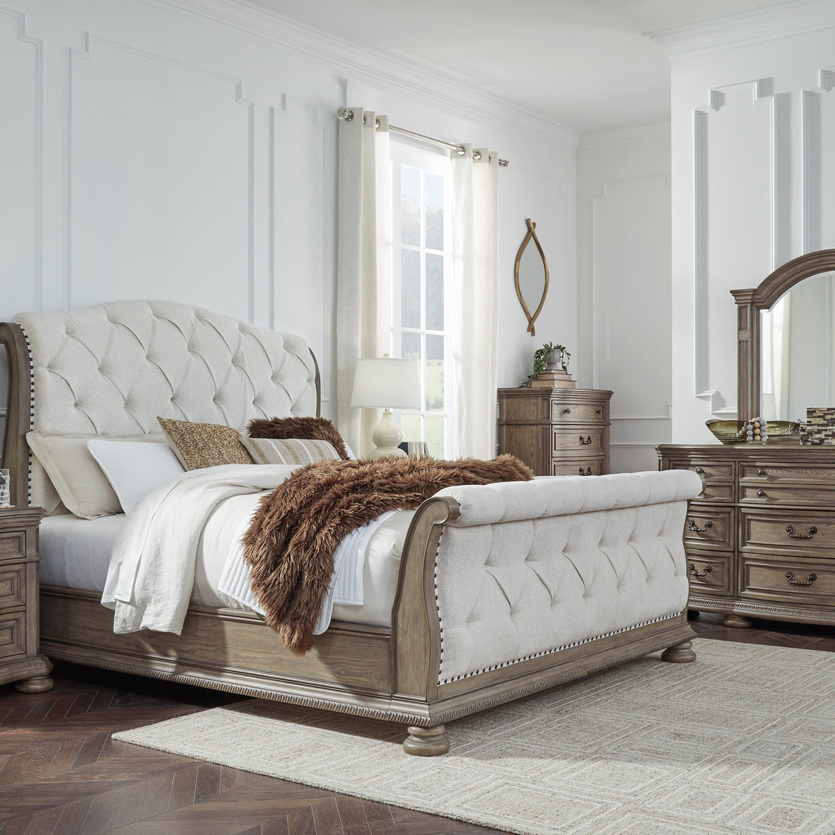 Ardenfield Sleigh Bed - Light Brown