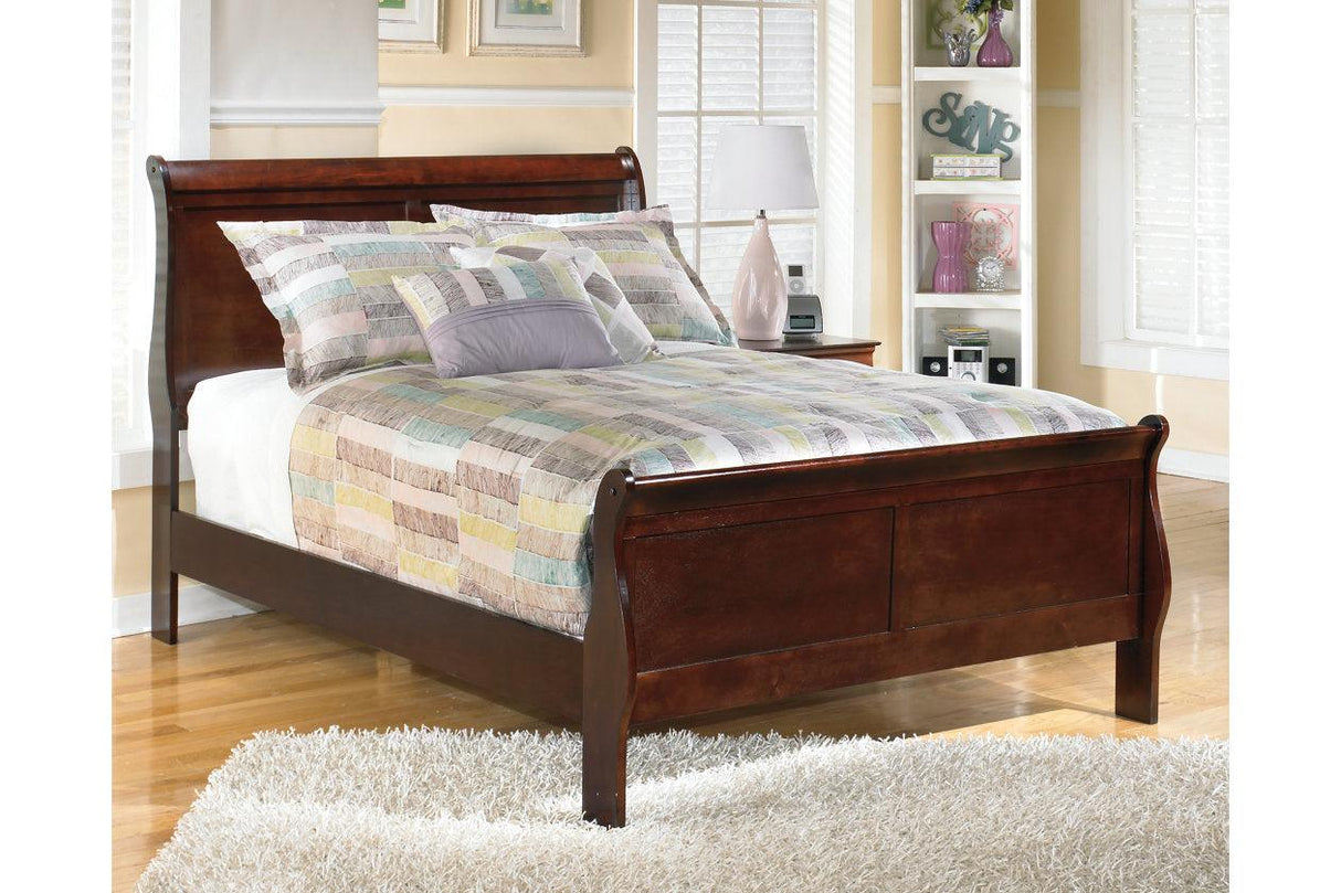 Alisdair Reddish Brown Full Sleigh Bed by Ashley at Eve Furniture