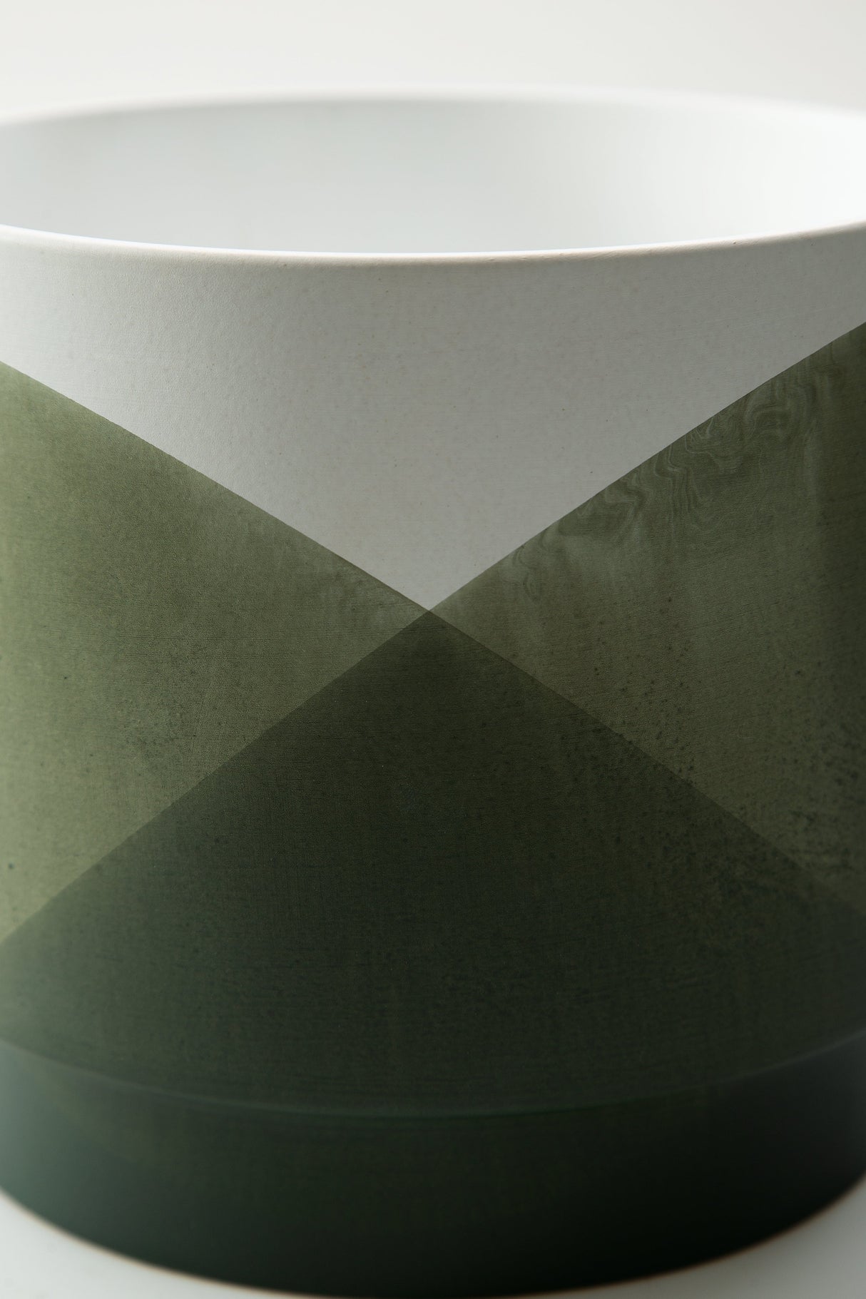 Ardenridge Green/White Planter by Ashley at Eve Furniture