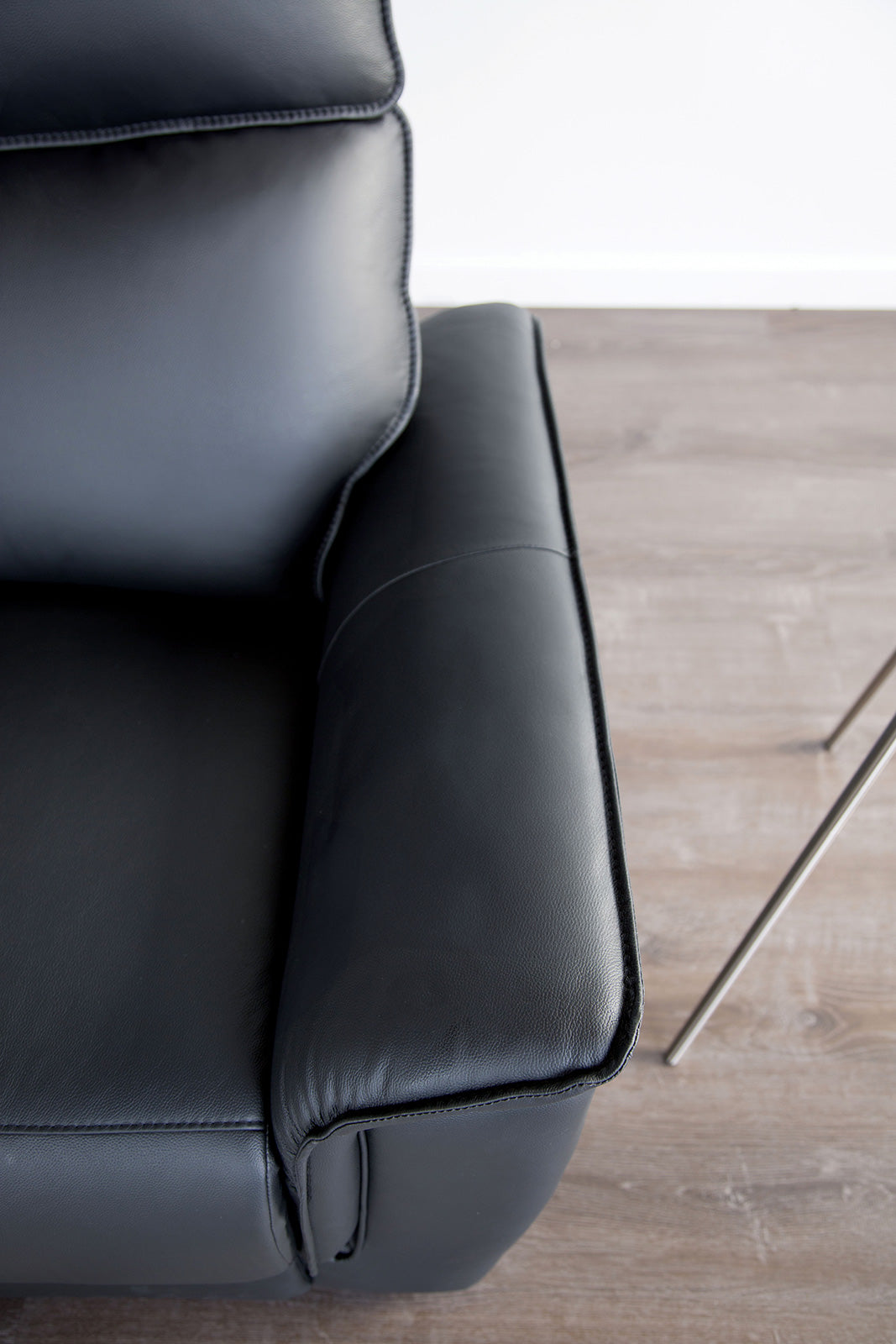 Bienne Black Upholstery Reclining Living Room Set by Furniture of America at Eve Furniture