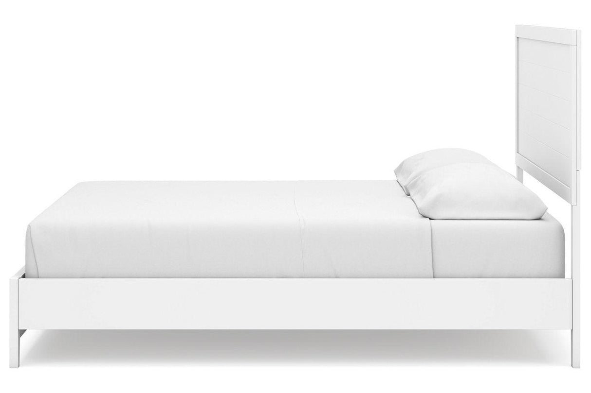 Binterglen White California King Panel Bed by Ashley at Eve Furniture