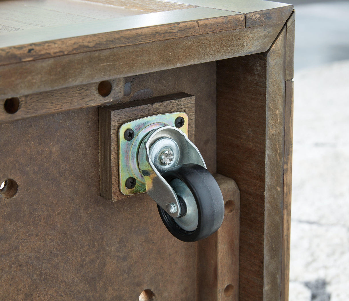 Boardernest Brown Coffee Table with 4 Stools by Ashley at Eve Furniture