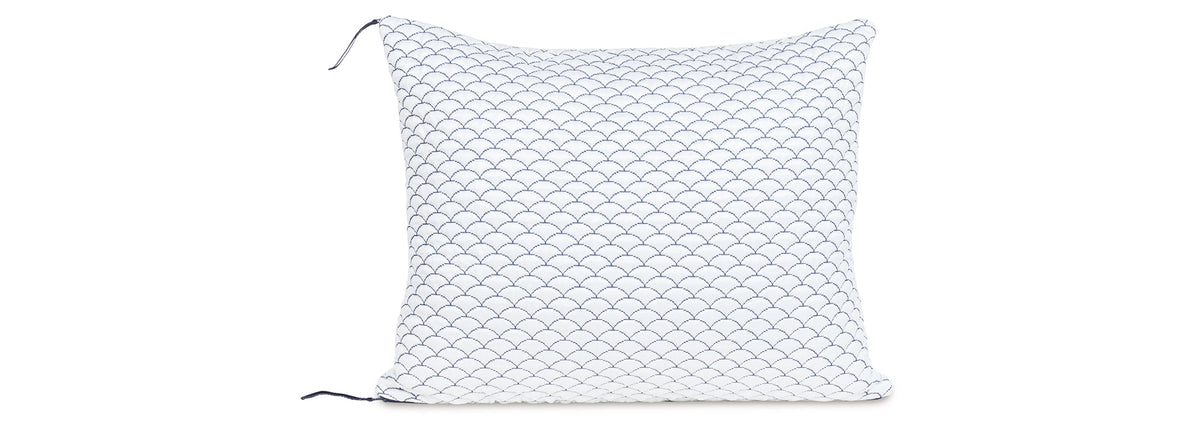 DreamCloudTM Classic White Queen/King Pillow (Set of 4) by Ashley at Eve Furniture