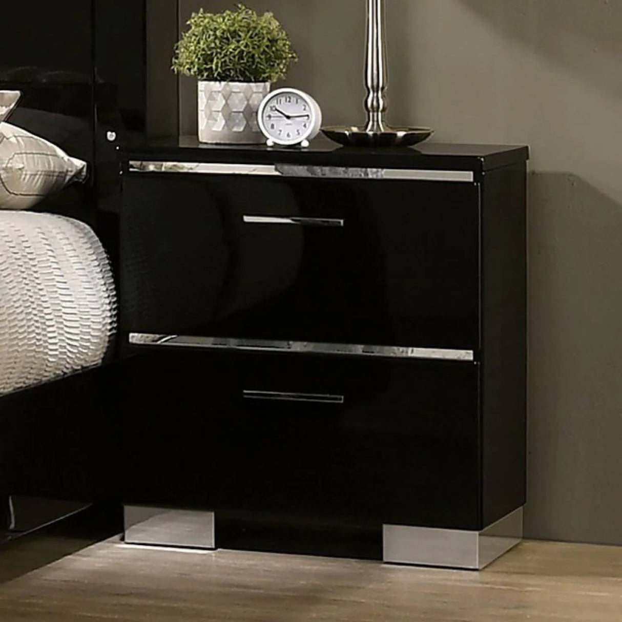 Erlach Black/Chrome 4-Piece Queen Bedroom Set by Furniture of America at Eve Furniture
