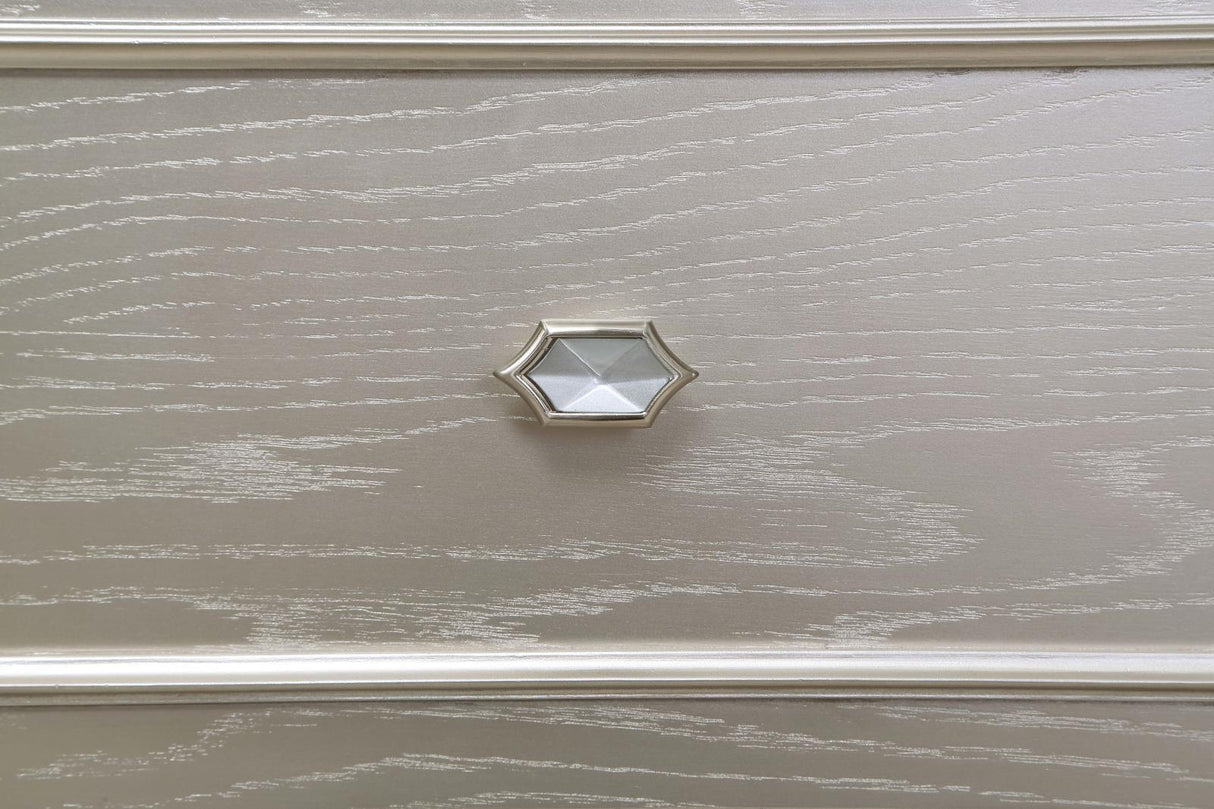 Evangeline Silver Oak 6-Drawer Chest by Coaster at Eve Furniture