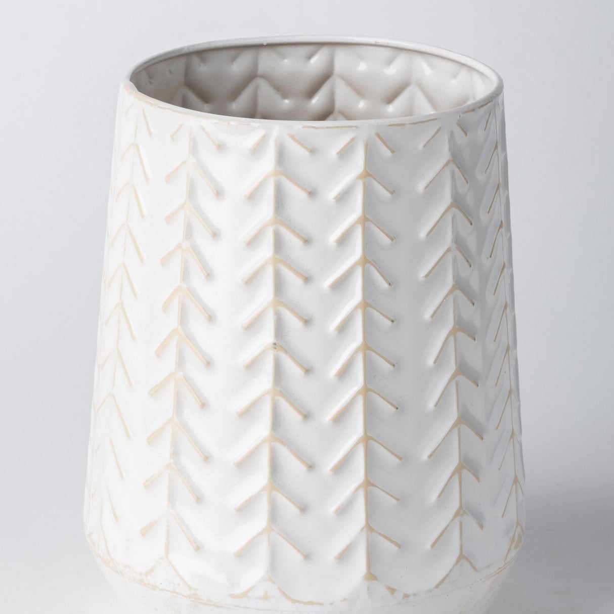 Gemma II Metal Glossy White Chevron Vase by Mercana at Eve Furniture
