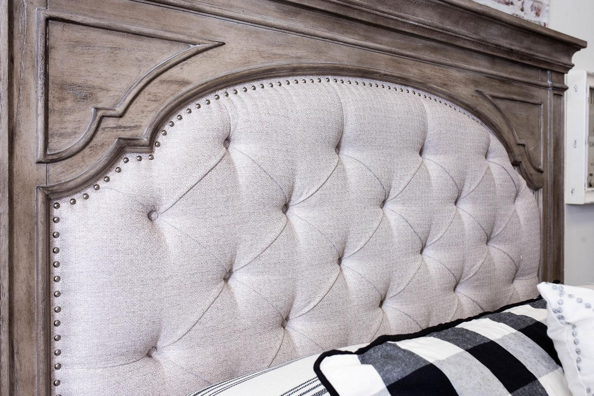 Highland Park King Bed, Waxed Driftwood by Steve Silver at Eve Furniture