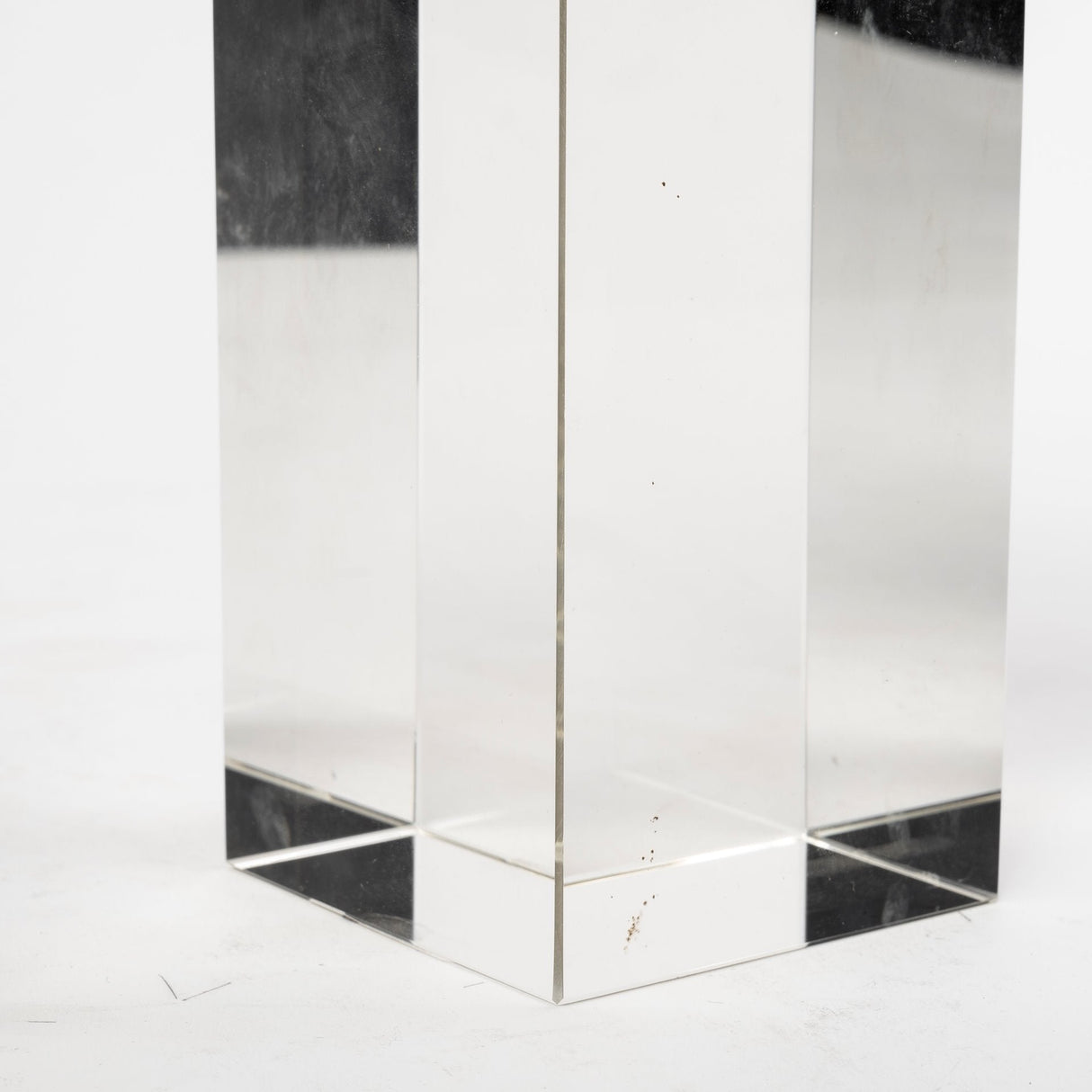 Isla (Large) 5L x 5W White Replica Resin Coral On Clear White Glass by Mercana at Eve Furniture