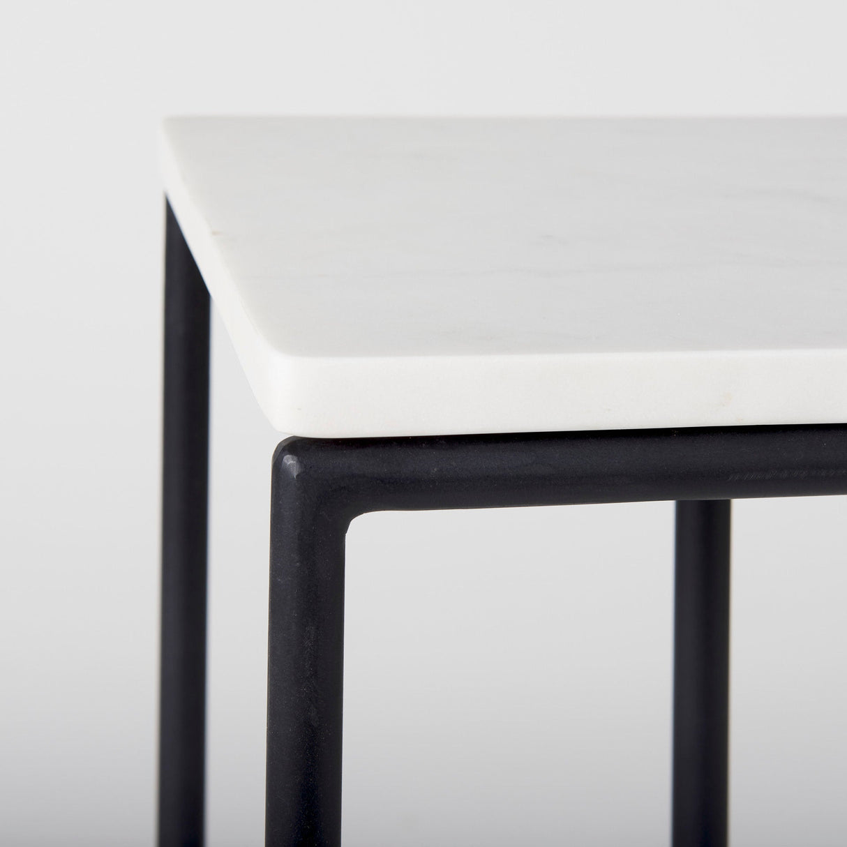 Kyra 12.0L x 20.0W x 23.0H White Marble Top W/Black Iron Frame C-Shaped End and Side Table by Mercana at Eve Furniture