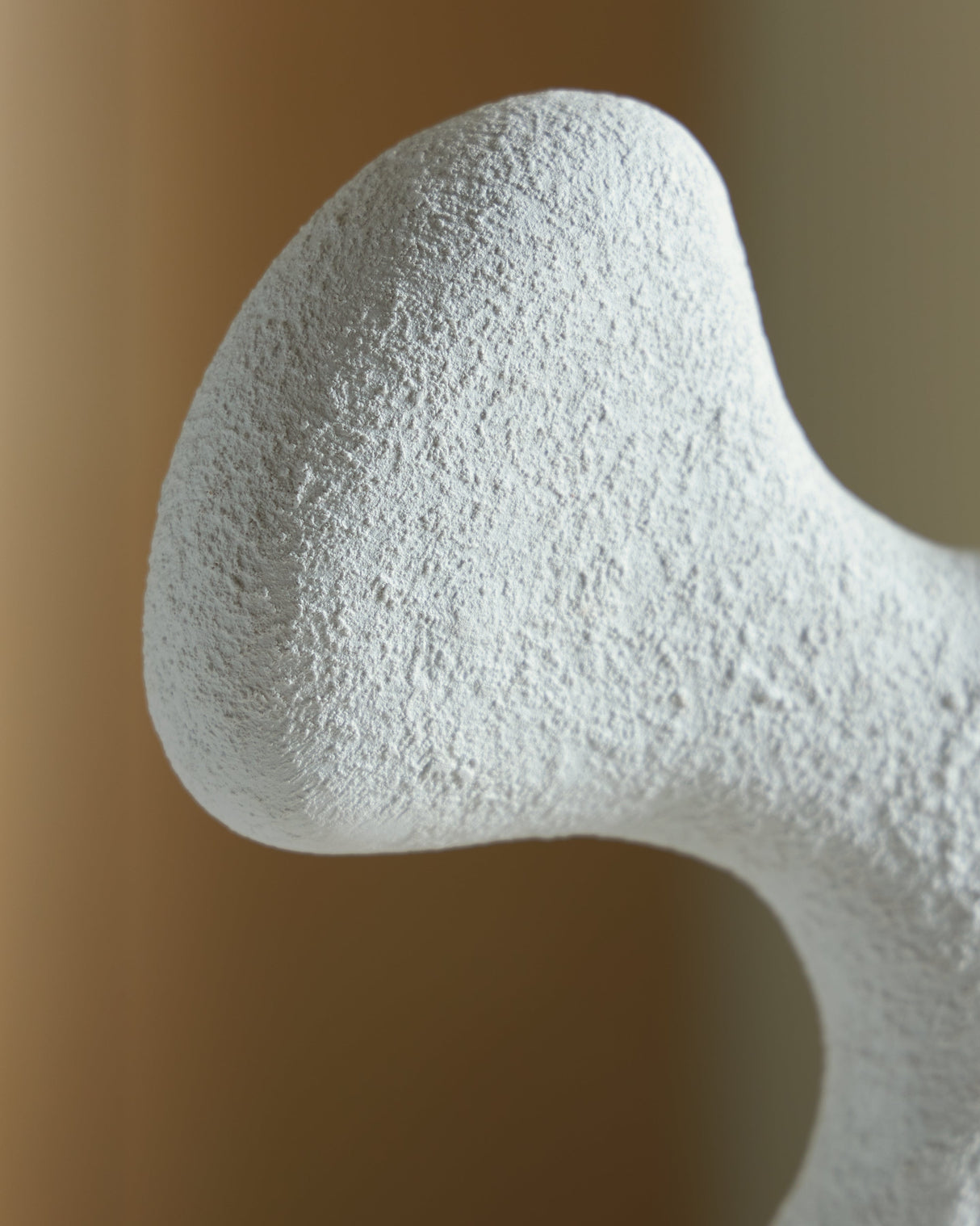 Lavarsen White/Brown Sculpture by ASHLEY FURNITURE at Eve Furniture