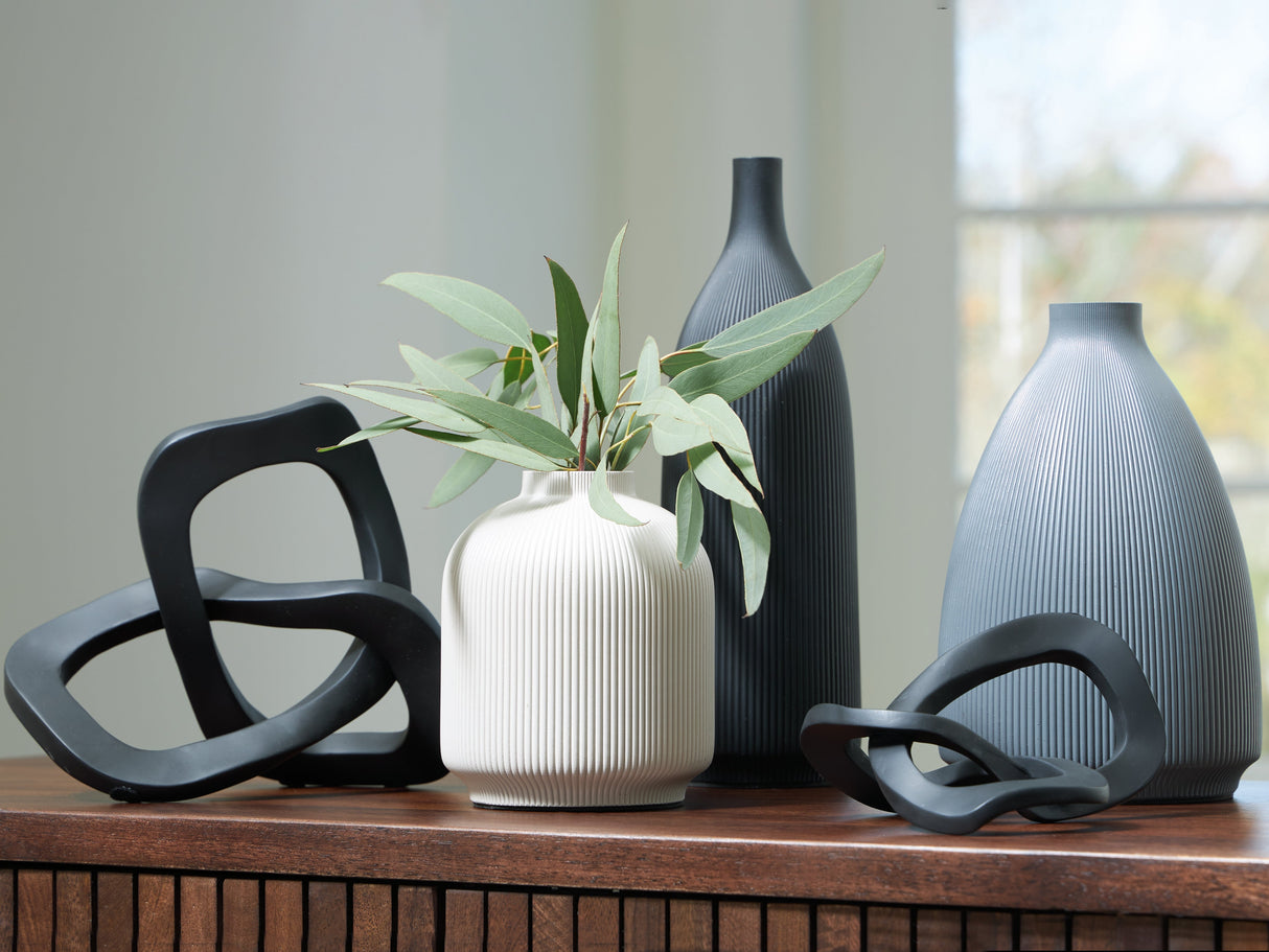 Leithick Black/Tan/Gray Accessory Set (Set of 5) by Ashley at Eve Furniture