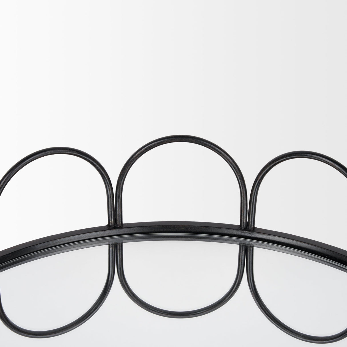 Lenore Round Metal/Mirror Tray Black (Set of 2) by Mercana at Eve Furniture