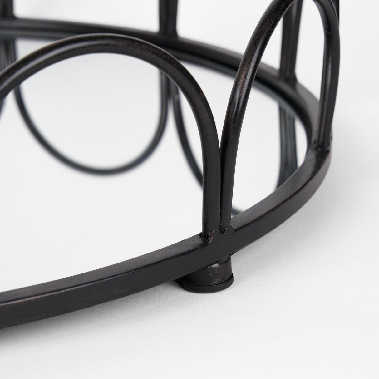 Lenore Round Metal/Mirror Tray Black (Set of 2) by Mercana at Eve Furniture