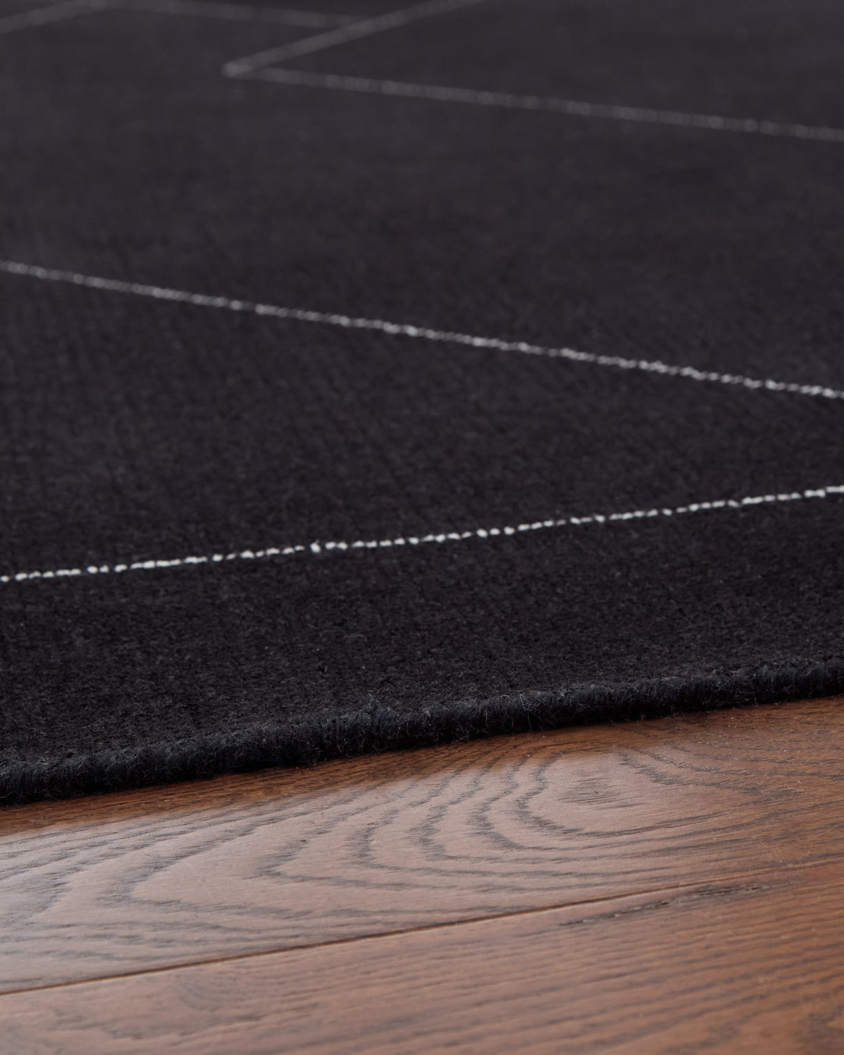 Marav Black/White Large Rug by Ashley at Eve Furniture
