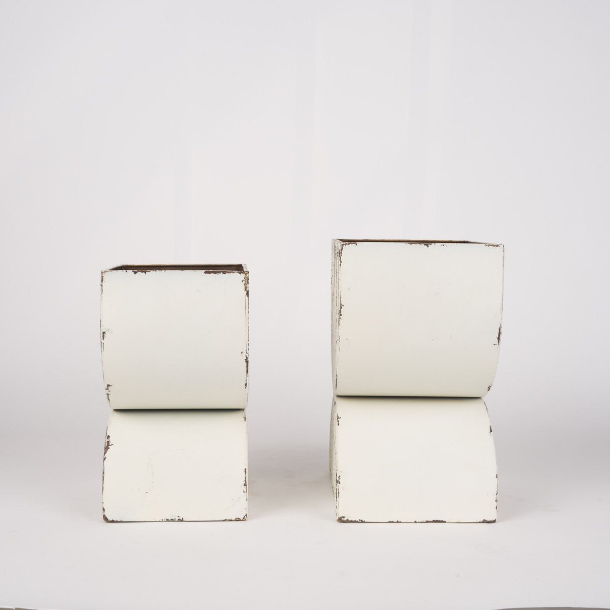 Medina Off White w/ Gold Antiquing Tall Metal Planters (Set of 2) by Mercana at Eve Furniture