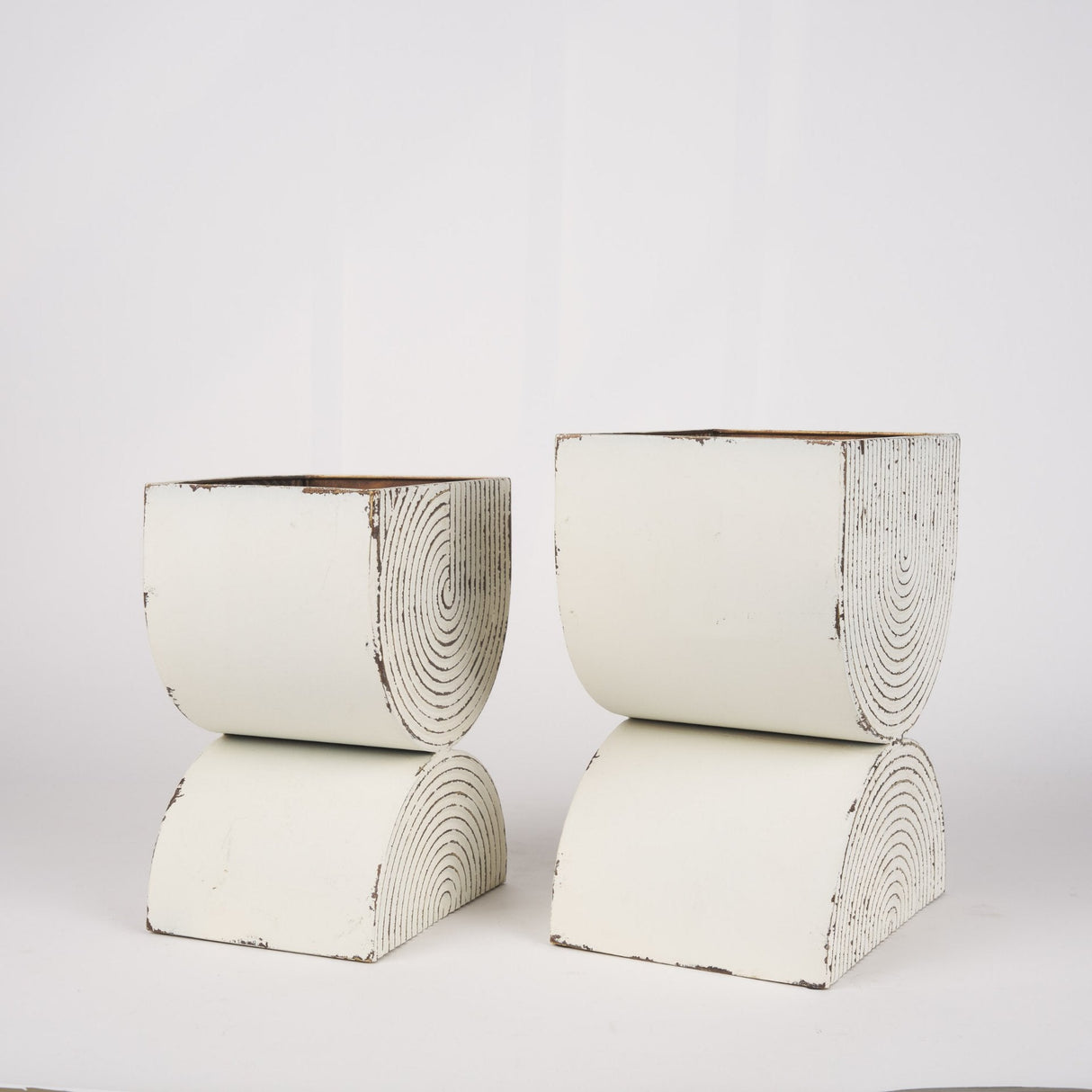 Medina Off White w/ Gold Antiquing Tall Metal Planters (Set of 2) by Mercana at Eve Furniture