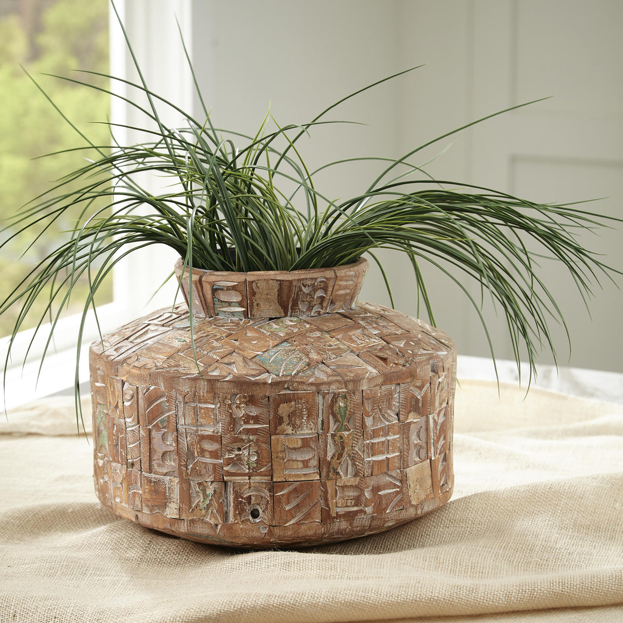 Meltland Natural/Black Vase by ASHLEY FURNITURE at Eve Furniture
