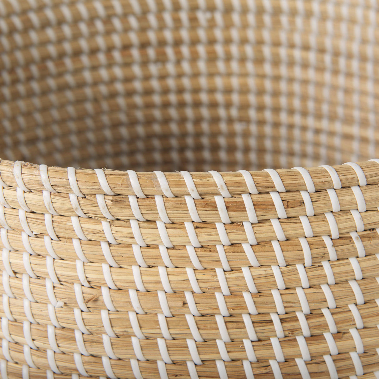 Olivia Set of 3 Beige Seagrass Basket W/Lid and Handles by Mercana at Eve Furniture