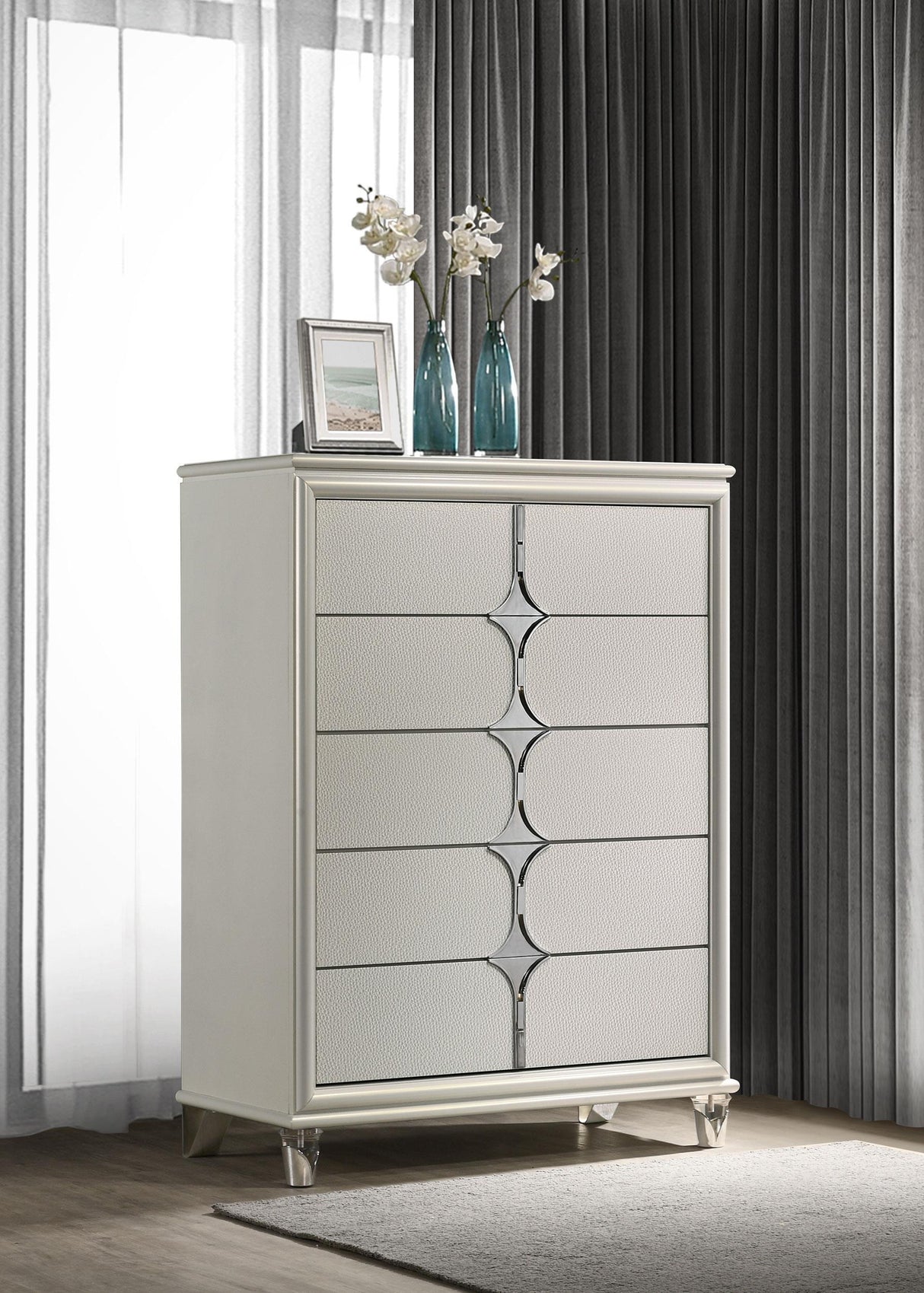 Olivia Pearl White 5-drawer Bedroom Chest of Drawers by Coaster at Eve Furniture