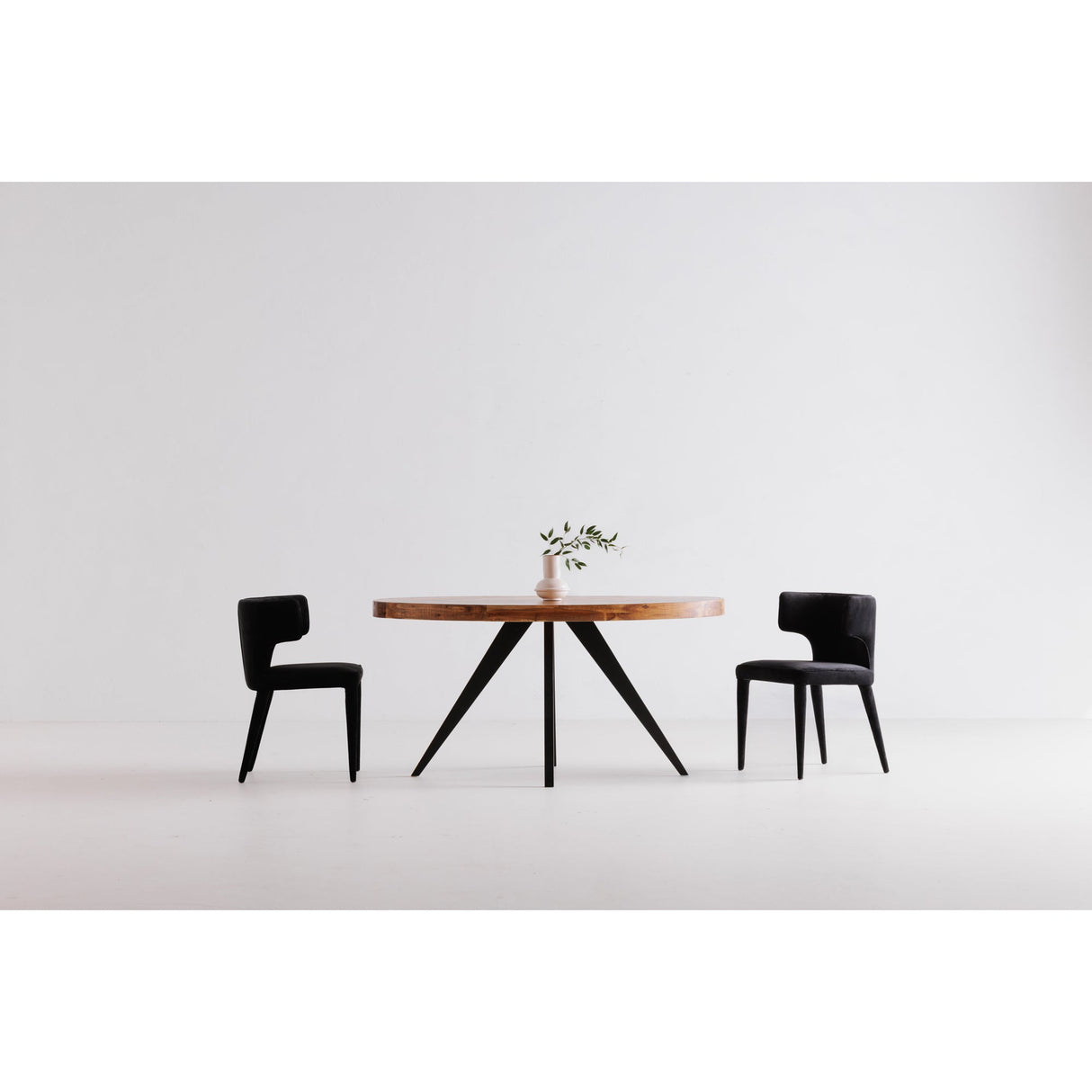 Parq Amber Oval Dining Table by Moe's Home at Eve Furniture