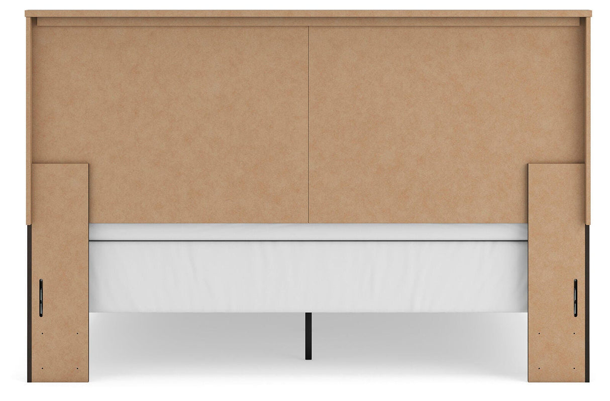 Shaehartin Dark Brown King Panel Bed