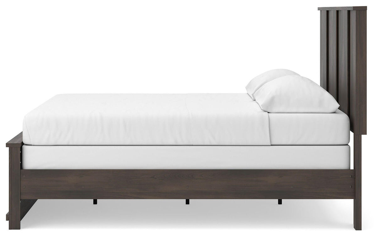 Shaehartin Dark Brown King Panel Bed