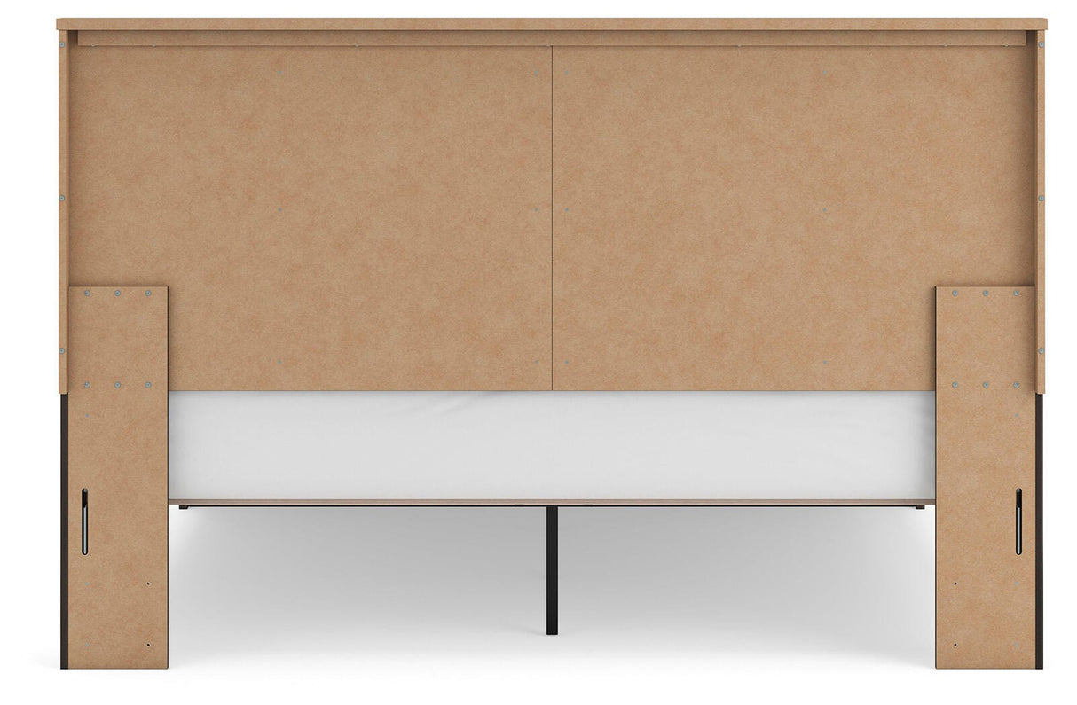 Shaehartin Dark Brown King Panel Platform Bed