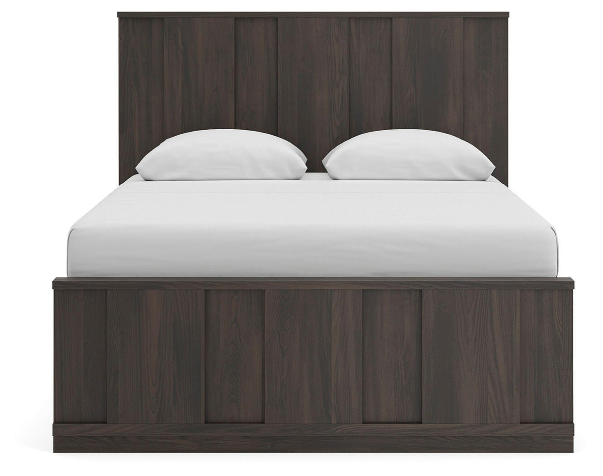 Shaehartin Dark Brown Queen Panel Bed