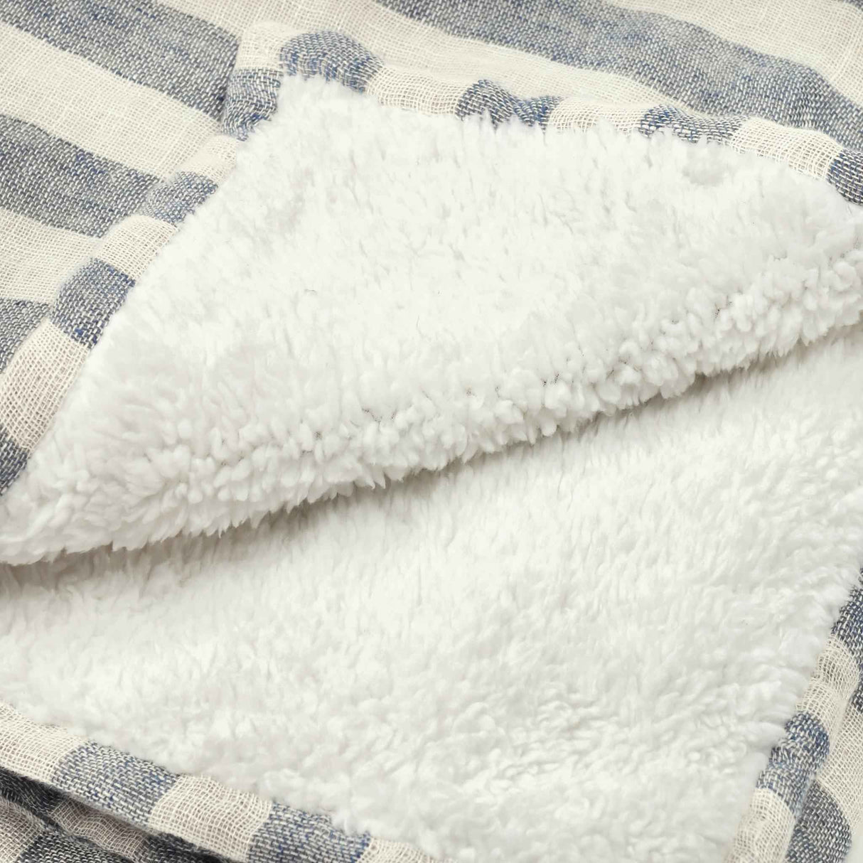 TC Cyprus Ivory/Blue 50x70 Throw by Classic Home at Eve Furniture