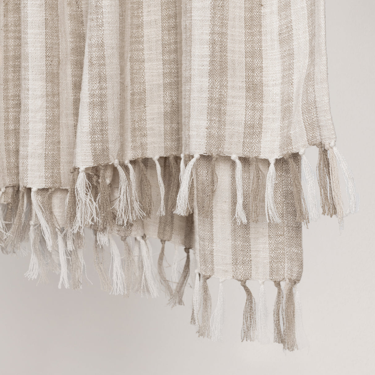TC Linna Ivory/Natural Throw 50x70 by Classic Home at Eve Furniture