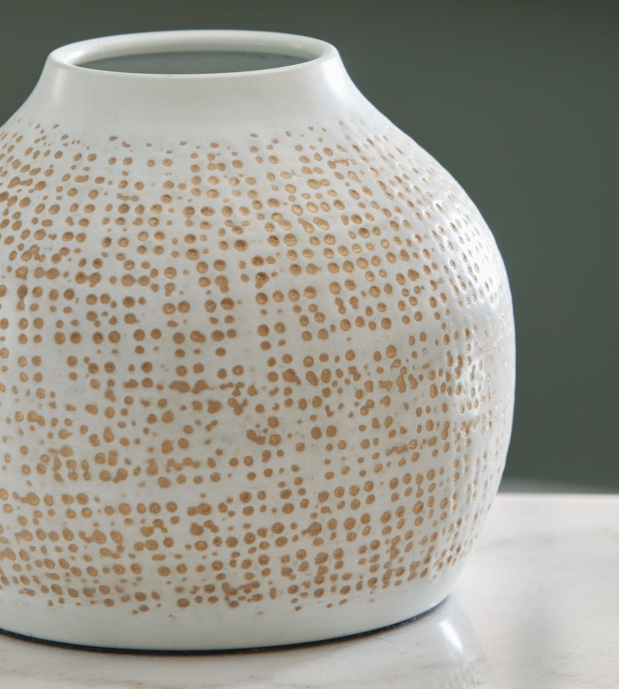 Vinburn White/Gold Finish Accessory Set (Set of 5) by Ashley at Eve Furniture