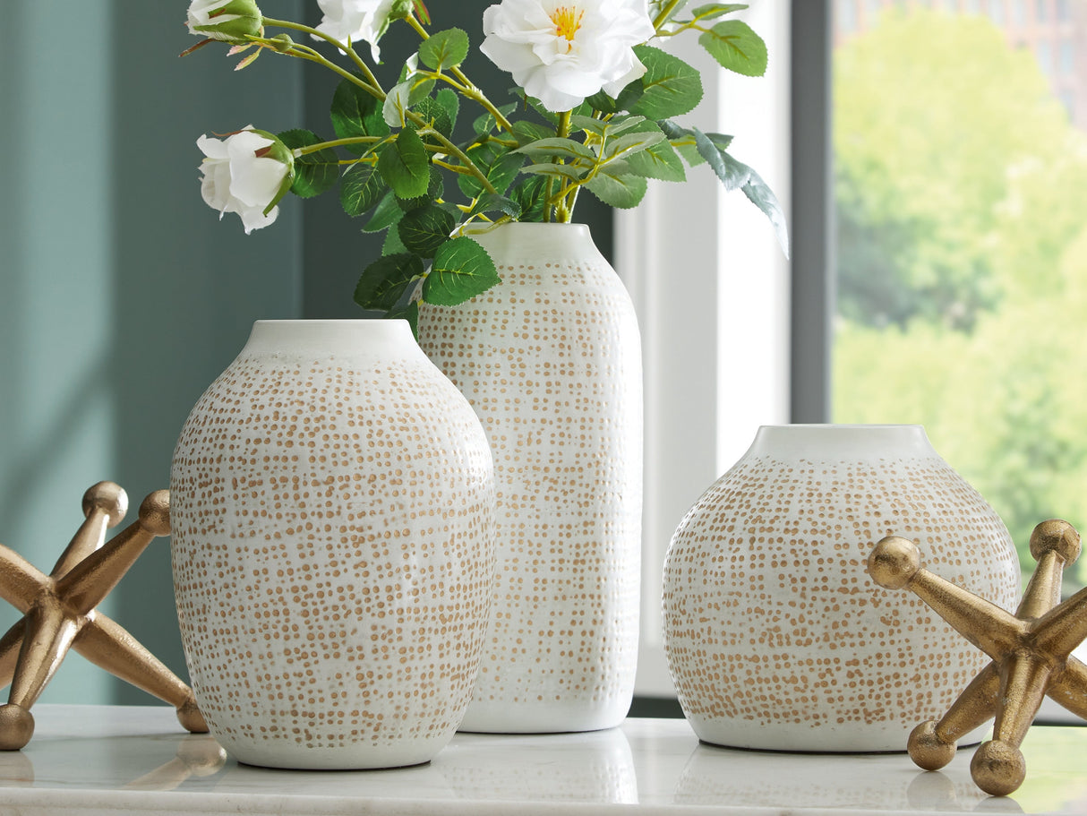 Vinburn White/Gold Finish Accessory Set (Set of 5) by Ashley at Eve Furniture