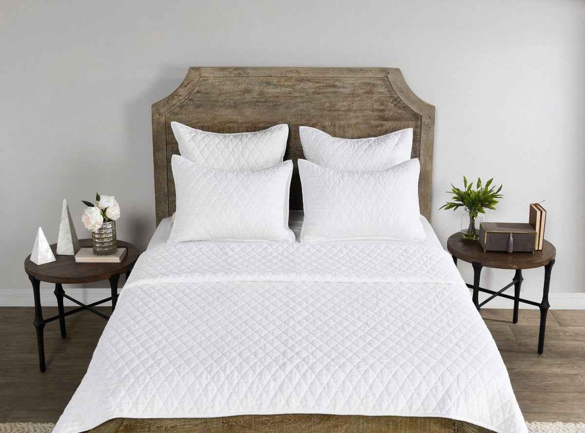 Vintage Lana White Quilt Collection by Classic Home at Eve Furniture
