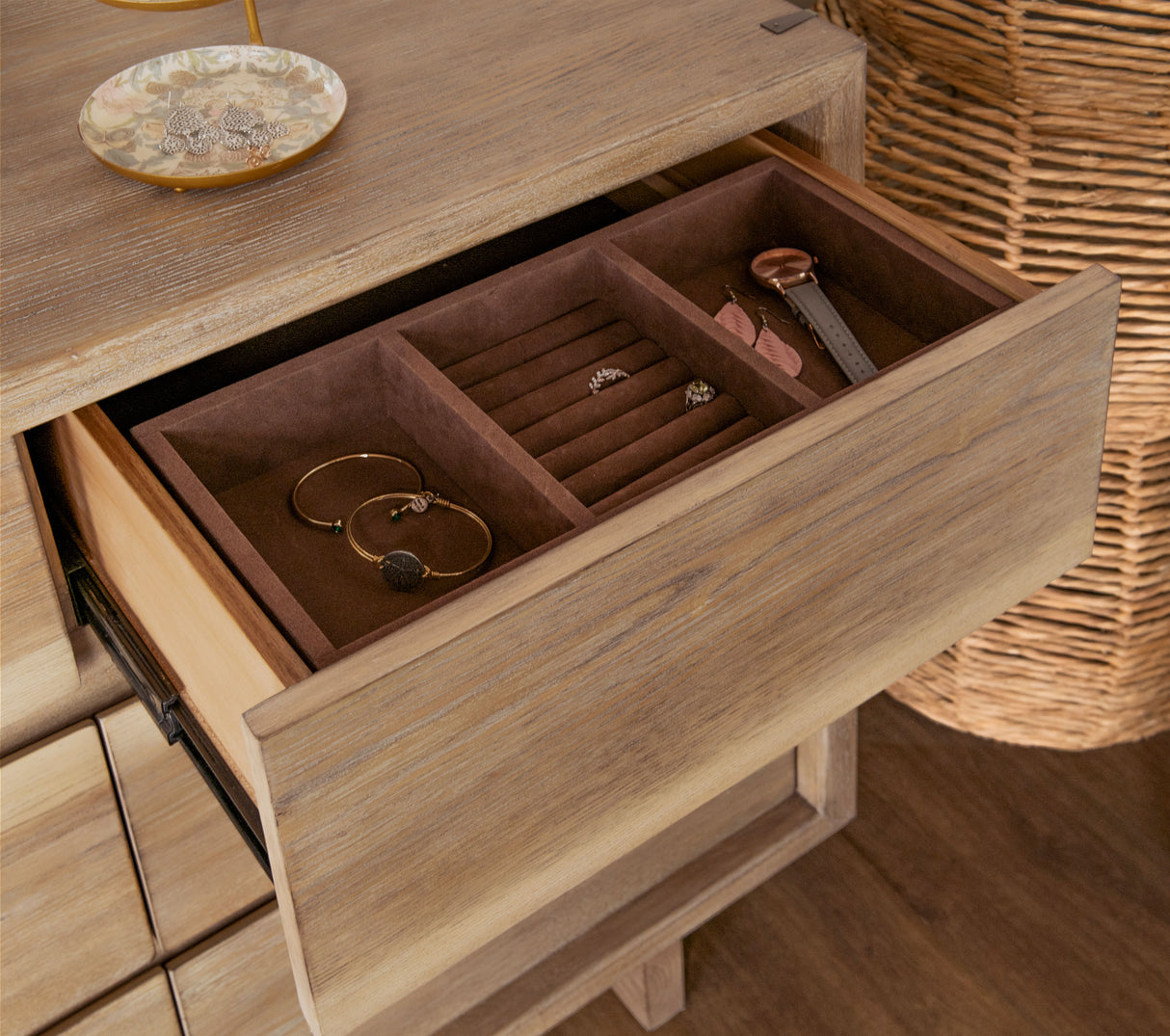 Stillwater Oak 5-Piece Queen Bedroom Set