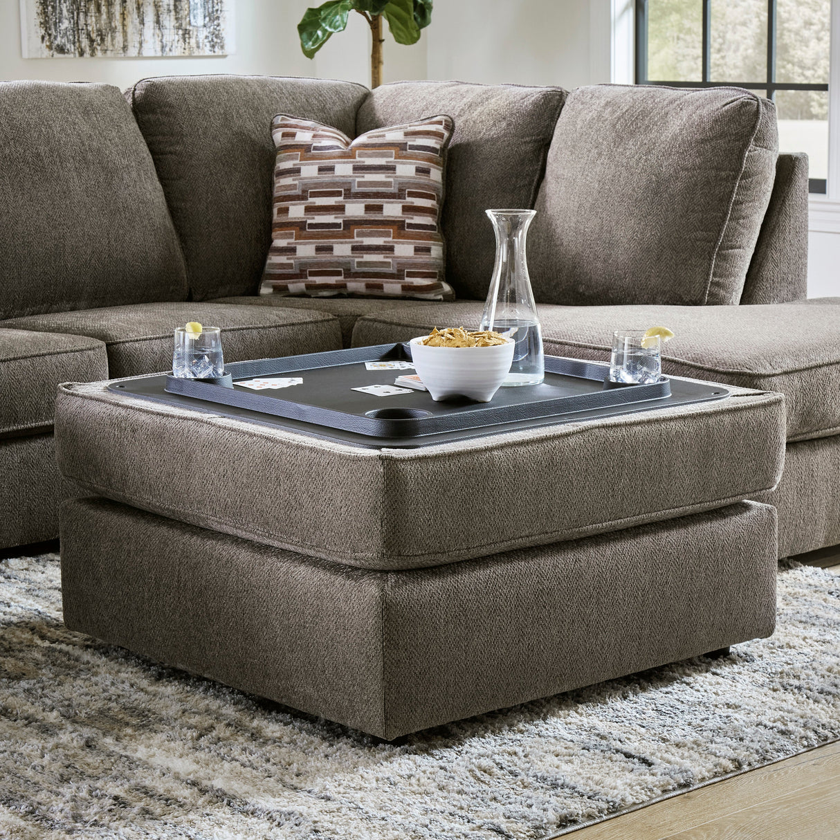 O'Phannon Putty 2-Piece RAF Chaise Sectional