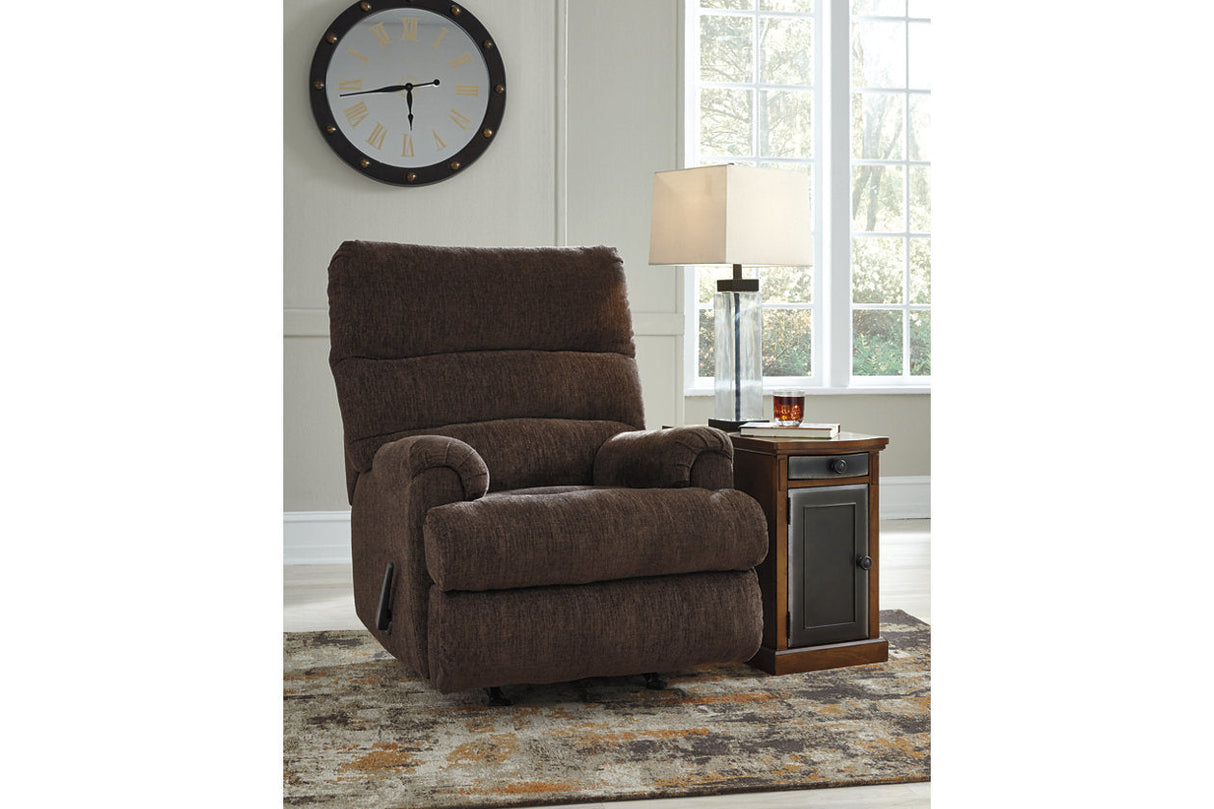 Man Fort Earth Recliner