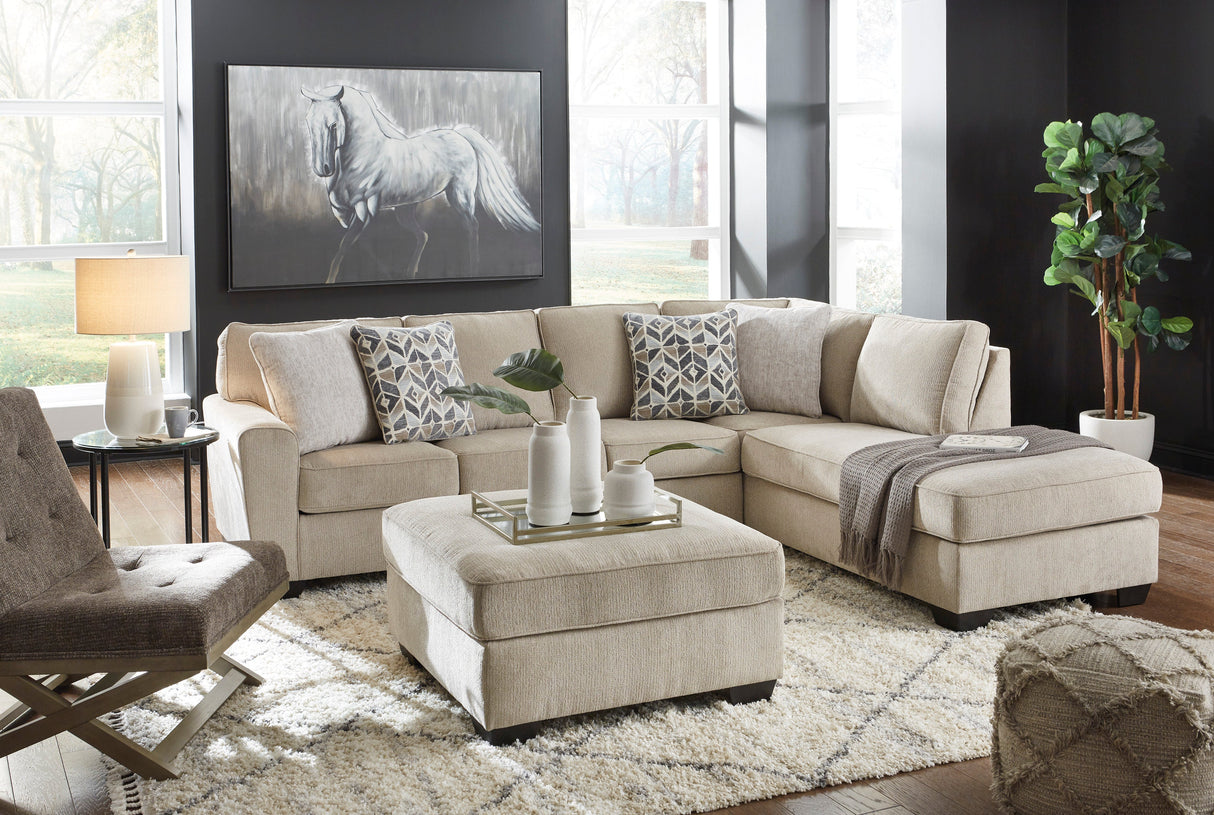 Decelle Putty 2-Piece RAF Chaise Sectional