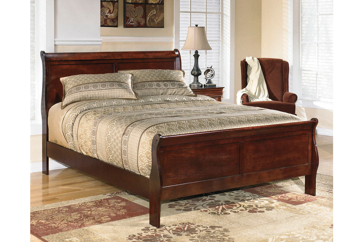 Alisdair Reddish Brown California King Sleigh Bed