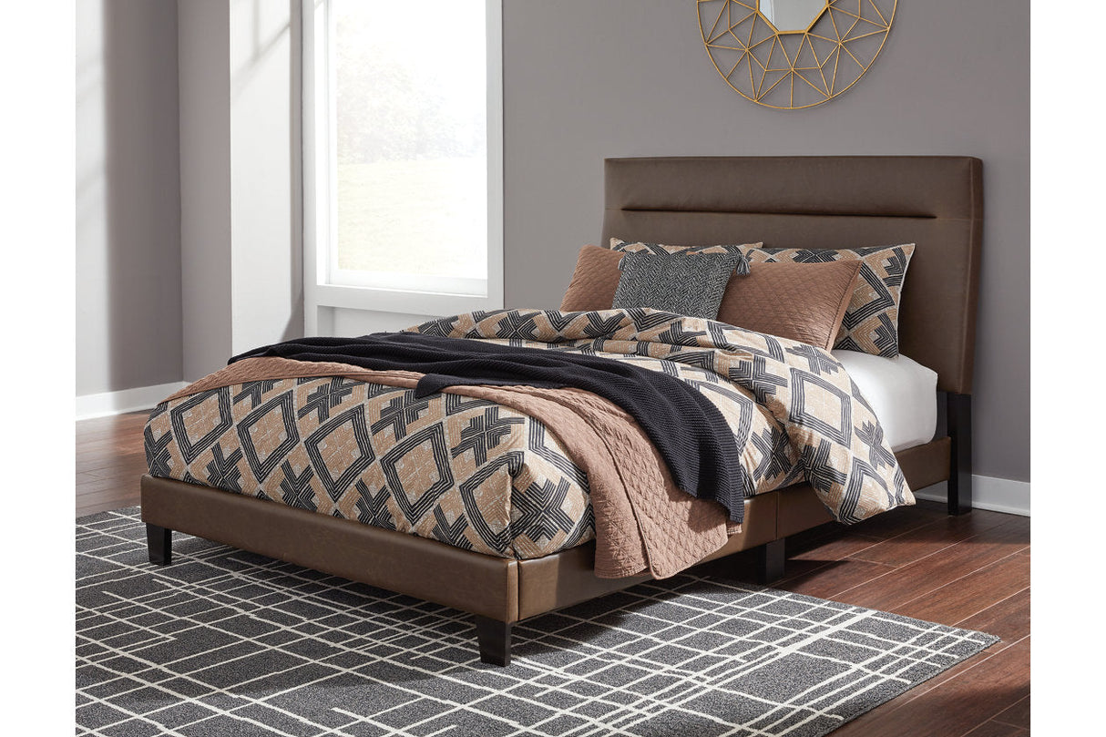 Adelloni Brown Queen Upholstered Platform Bed