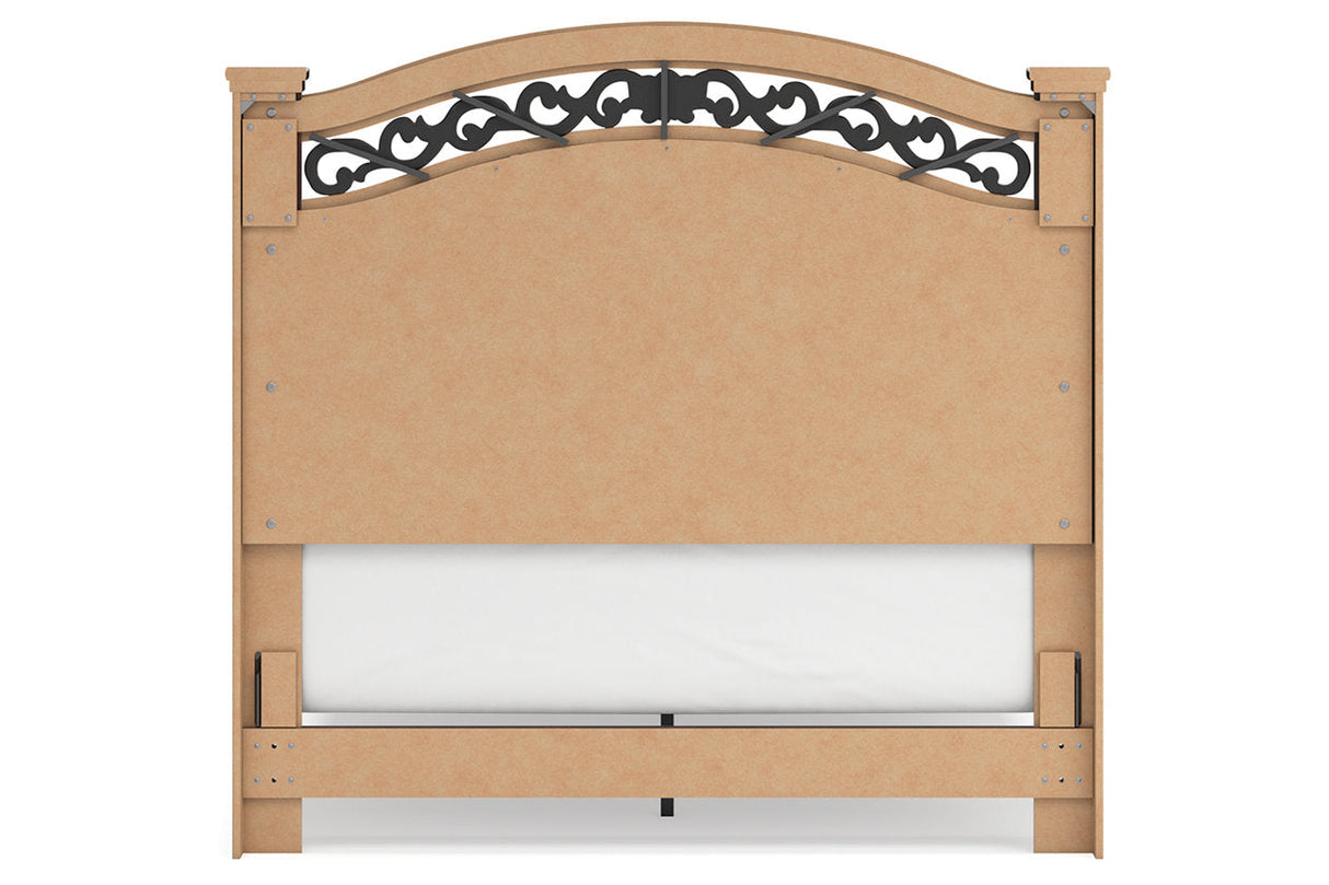 Glosmount Two-tone Queen Poster Bed