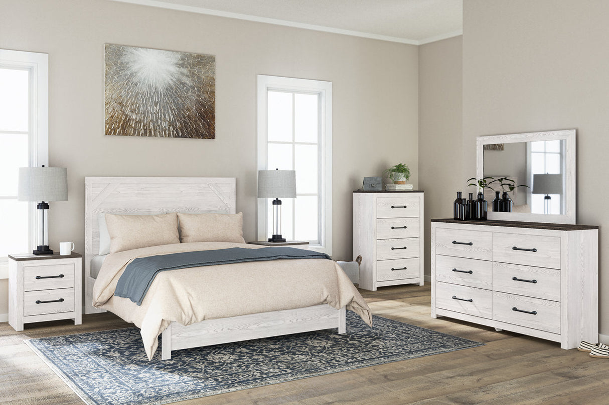 Gerridan White/Gray Queen Panel Bed