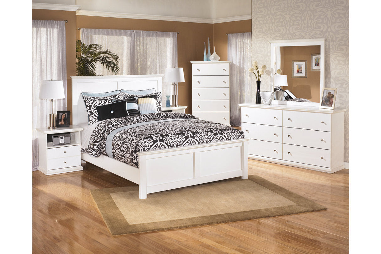 Bostwick Shoals White Chest of Drawers