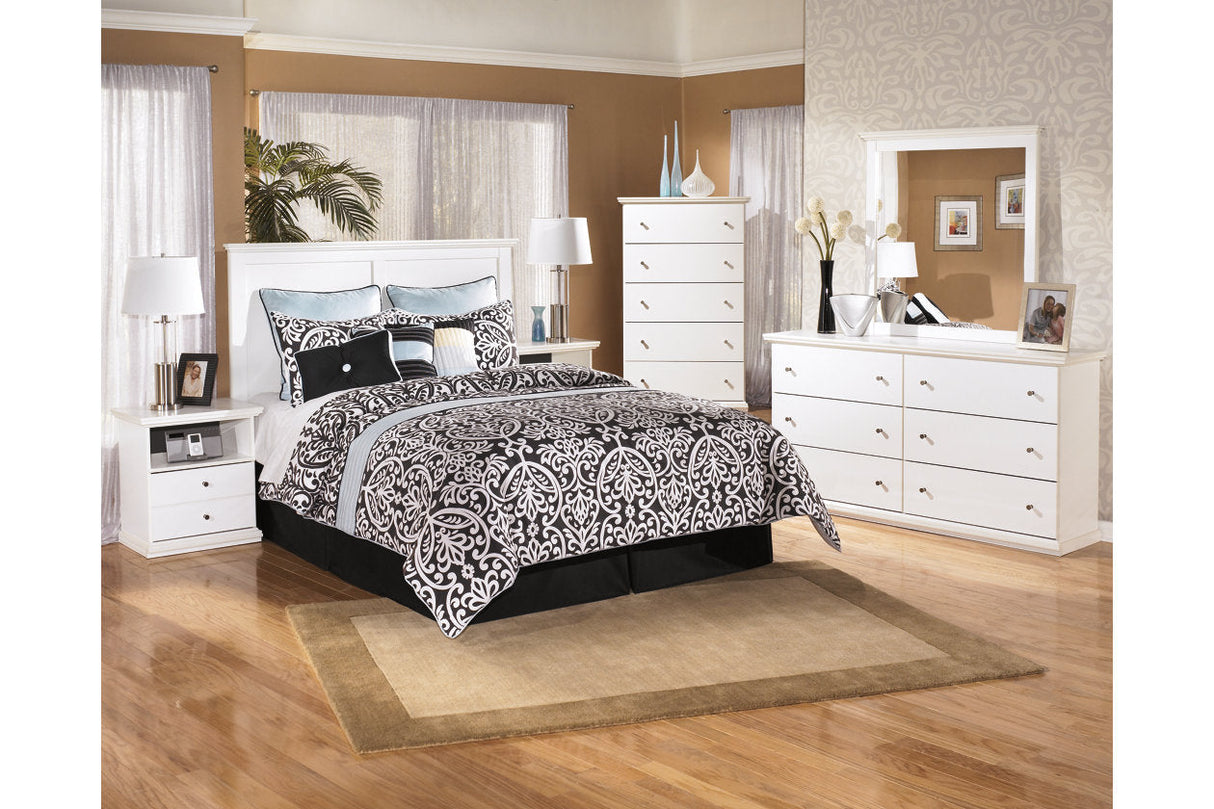 Bostwick Shoals White Chest of Drawers