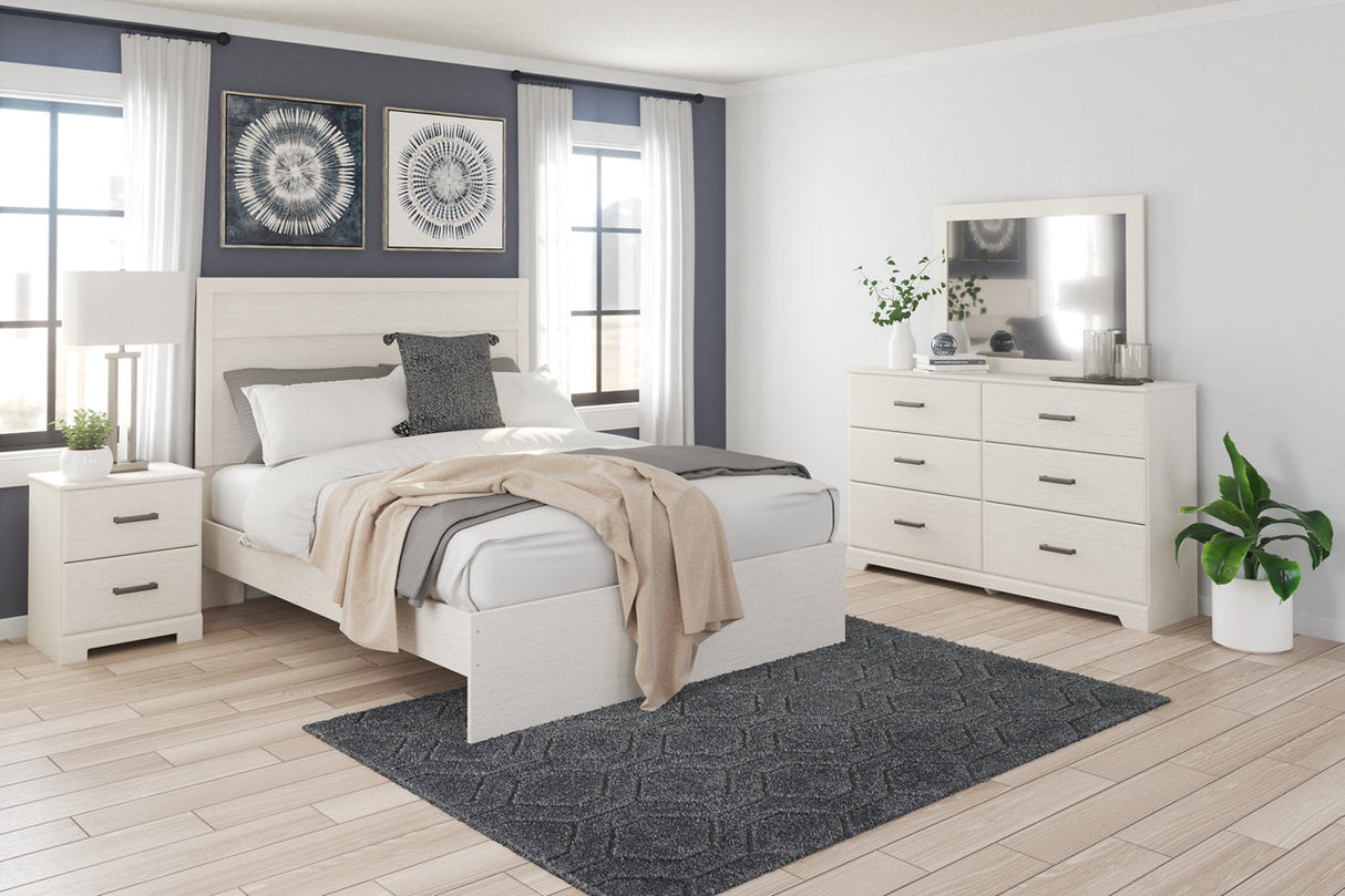 Stelsie White Queen Panel Bed