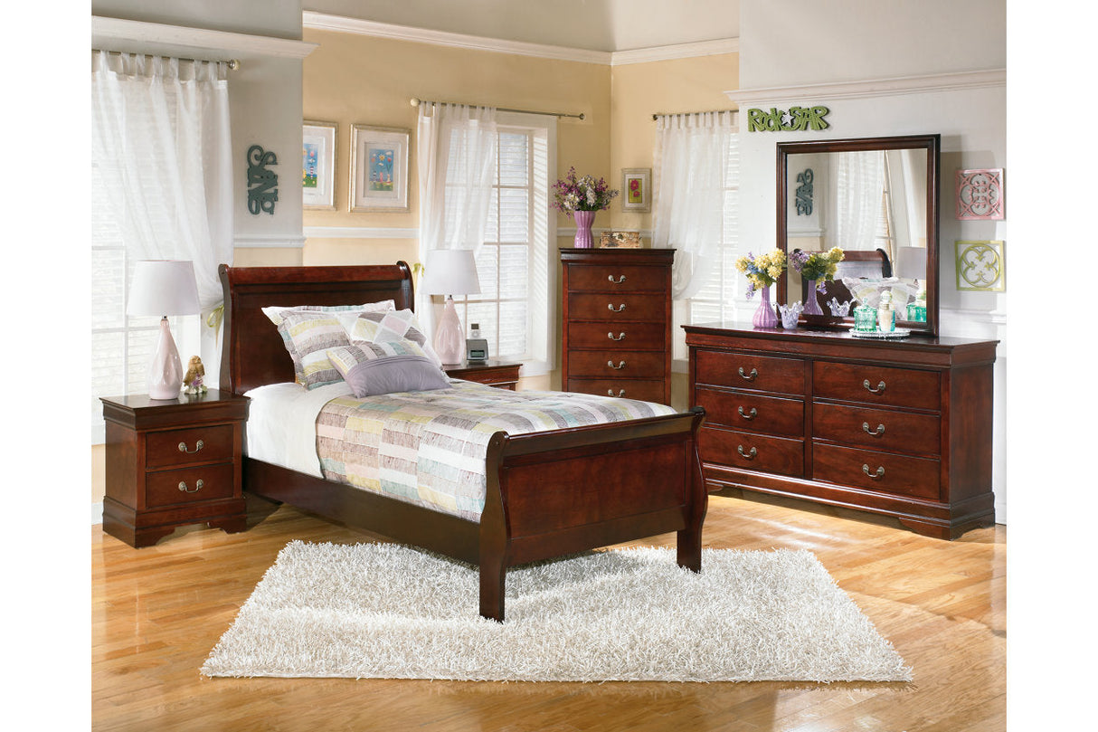 Alisdair Reddish Brown Twin Sleigh Bed