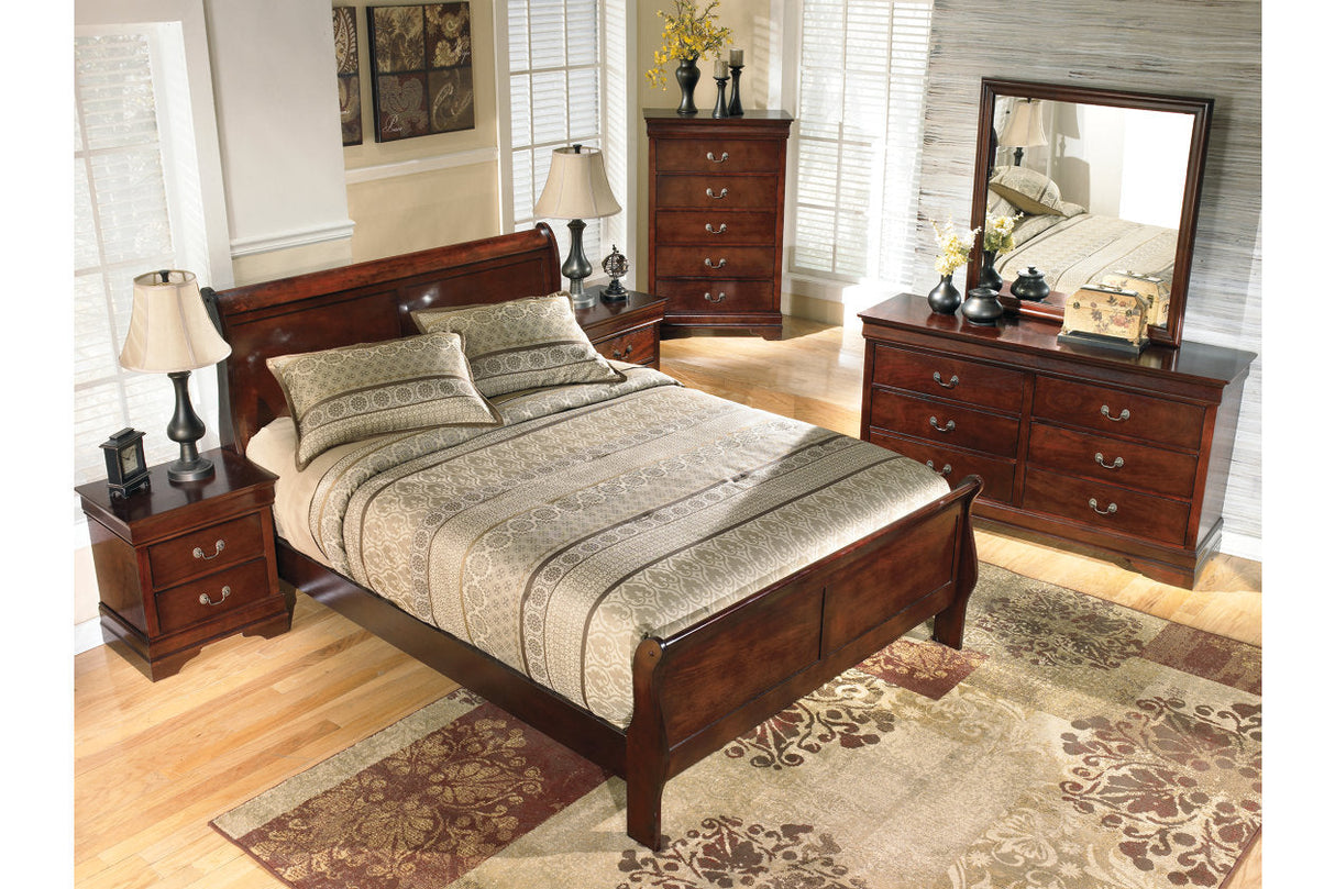 Alisdair Reddish Brown King Sleigh Bed