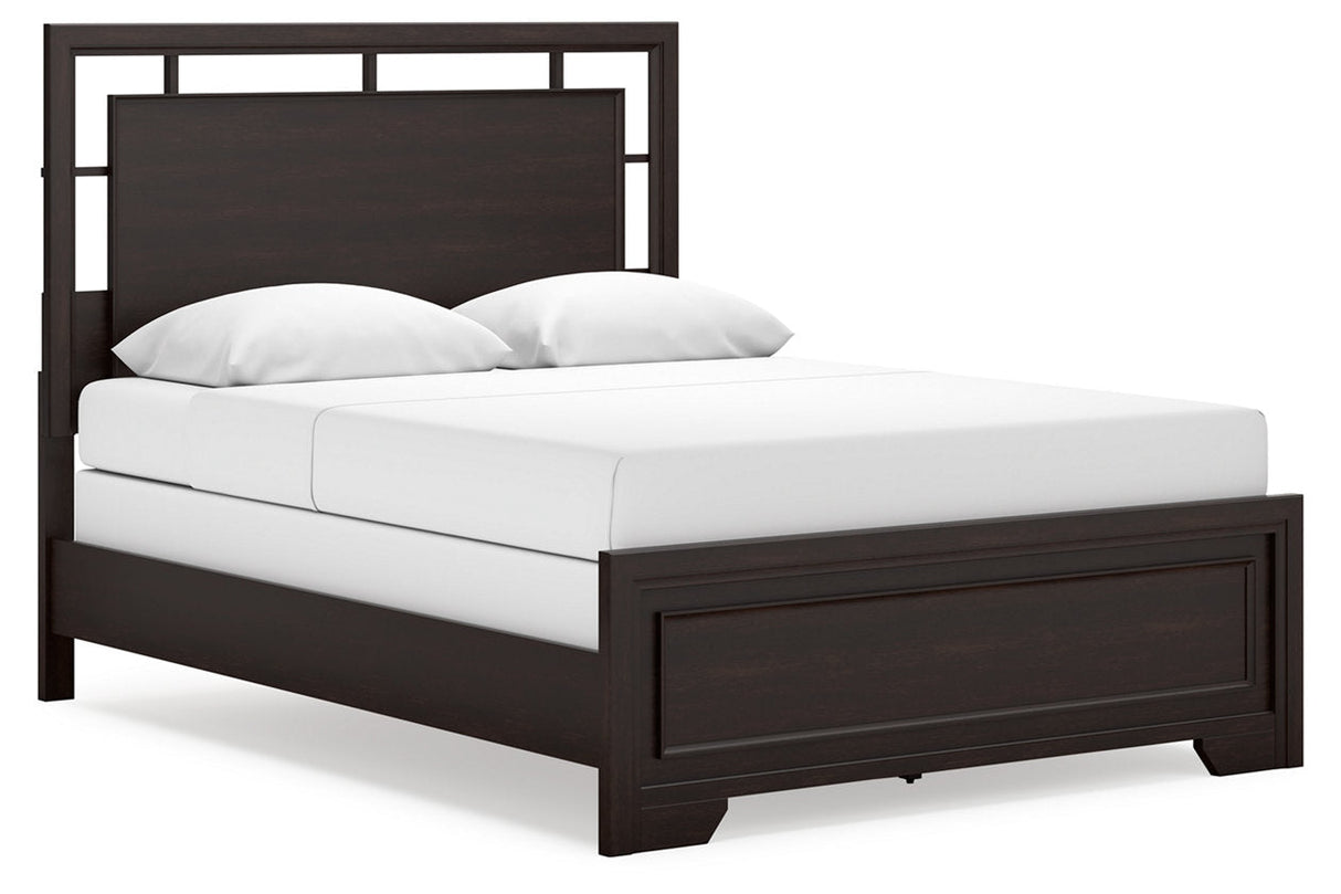 Covetown Dark Brown Queen Panel Bed