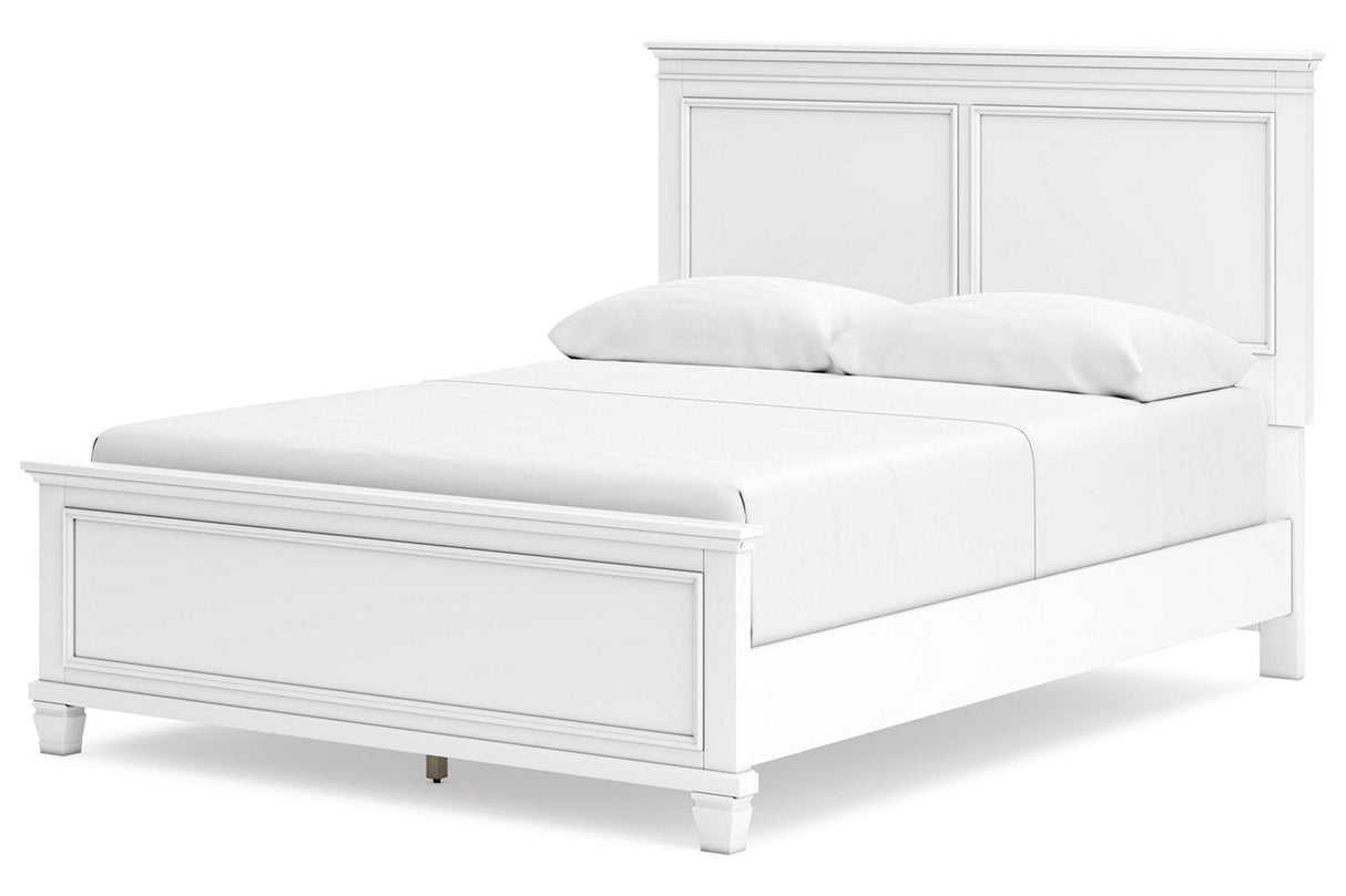 Fortman White Queen Panel Bed