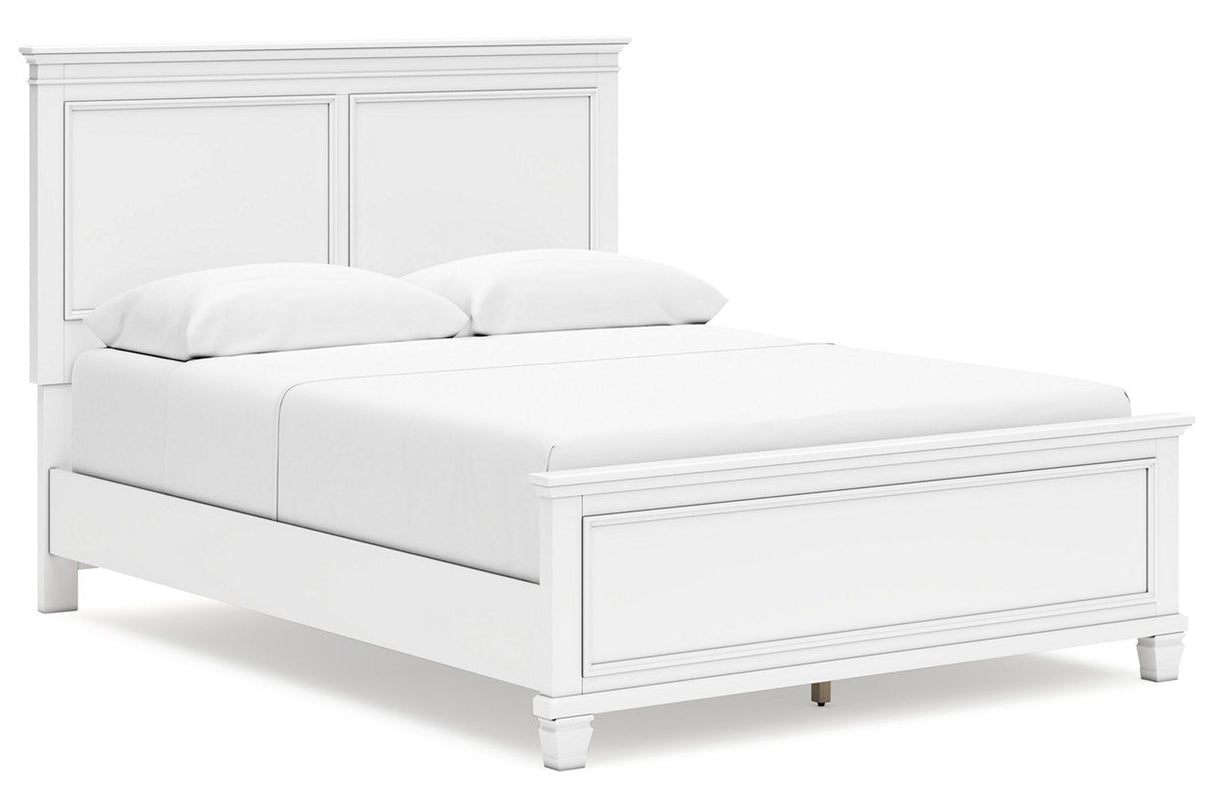 Fortman White Queen Panel Bed